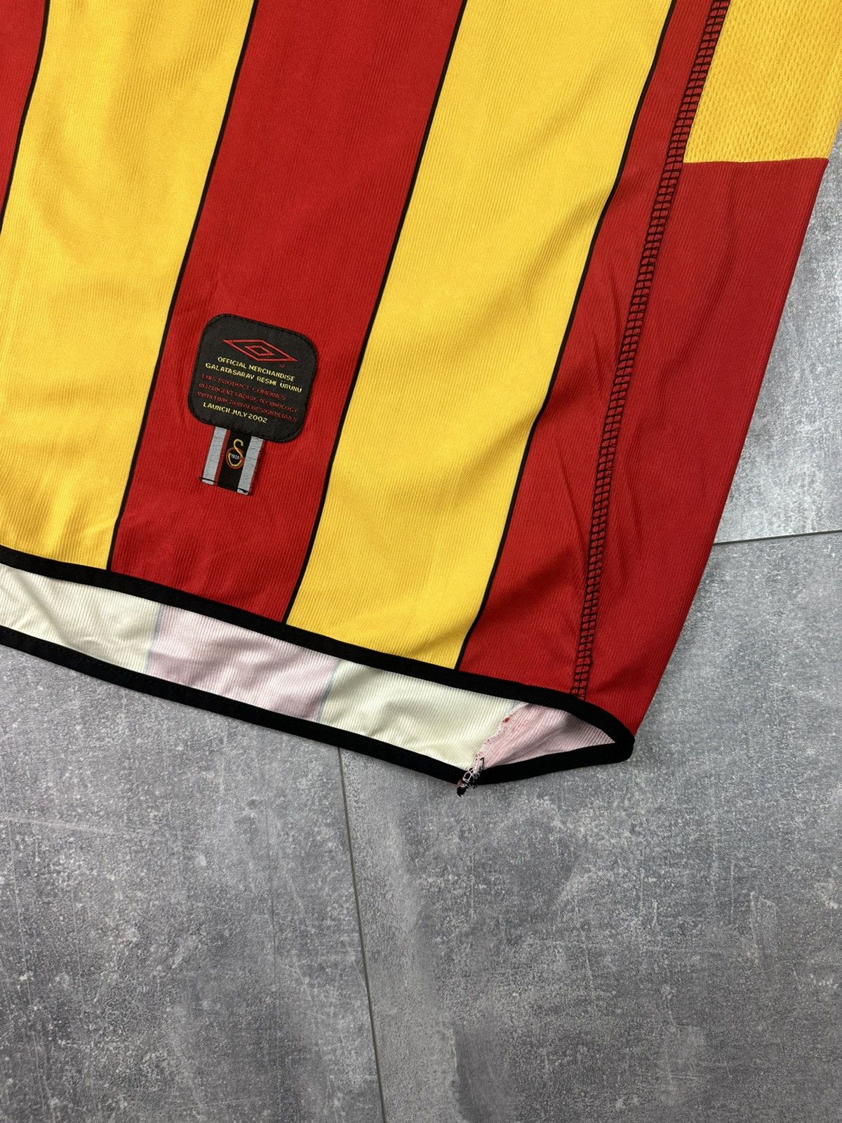 Umbro Umbro Galatasaray Home 2002/03 Home #Frank De Boer24 Jersey Size US XL / EU 56 / 4 - 3 Thumbnail