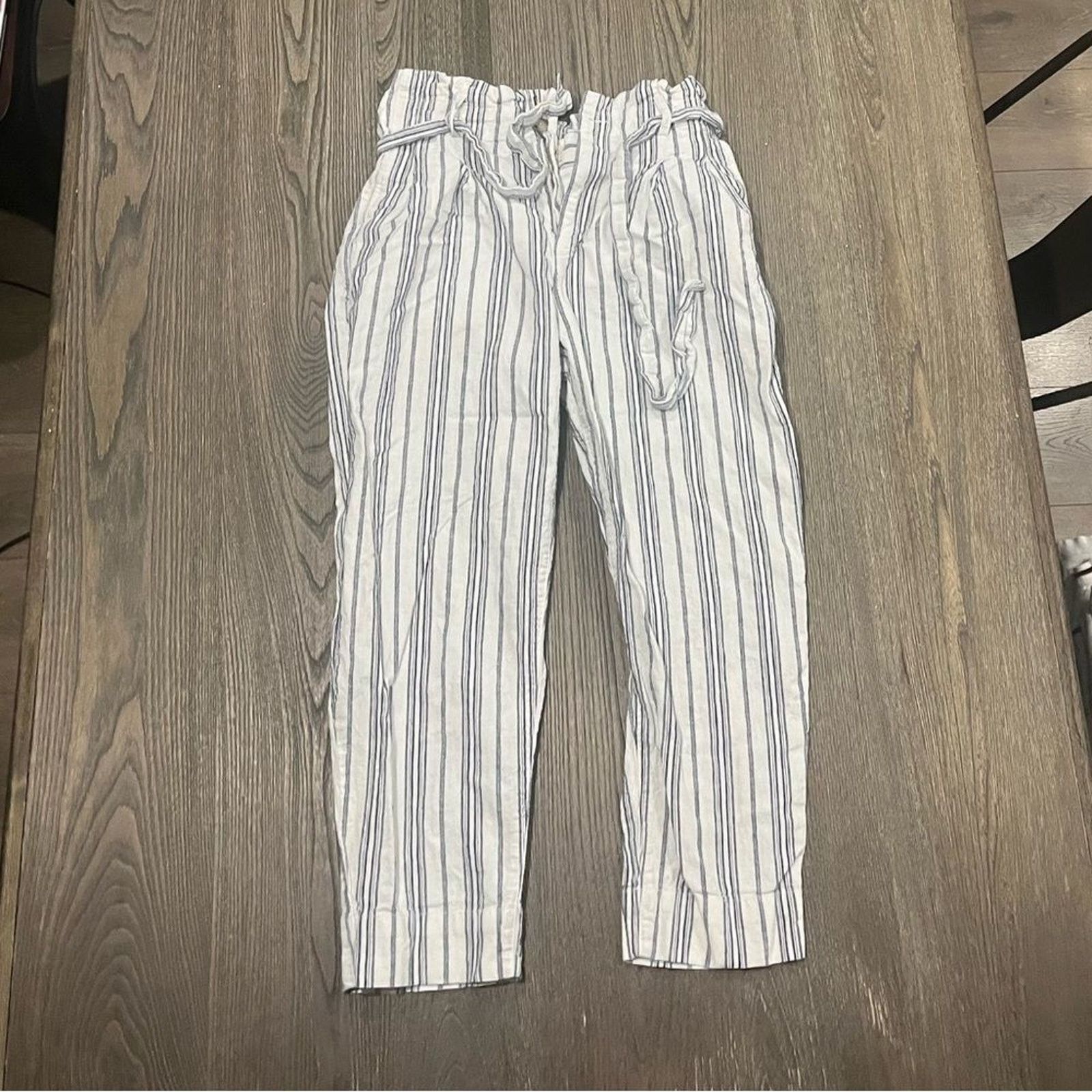Madewell Madewell Linen Cotton Paperbag Pants White Striped Size 4 Size 27" / US 4 / IT 40 - 1 Thumbnail