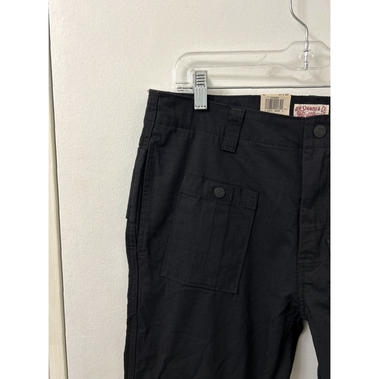 Levi's VINTAGE Levis 541 Cargo Pants Mens Sz 31x30 Black Athletic Tapered Pockets White Tab Size US 31 - 4 Thumbnail