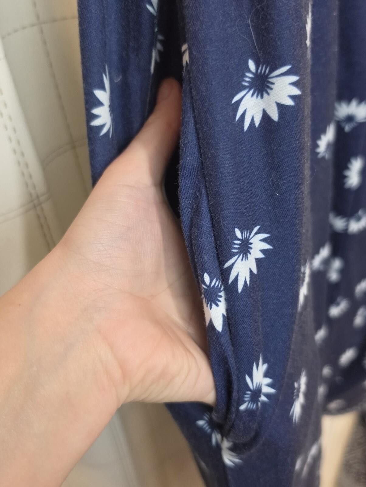 Other Navy Daisy Print Harem Jumpsuit / Drapey Romper with Pockets Size 42" / US 20 - 2 Thumbnail
