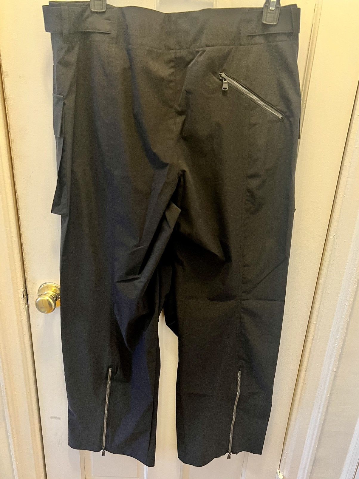 The Viridi-anne NWT $610 f/w25 Stretch Tech Cargo Pants Size US 34 / EU 50 - 7 Thumbnail