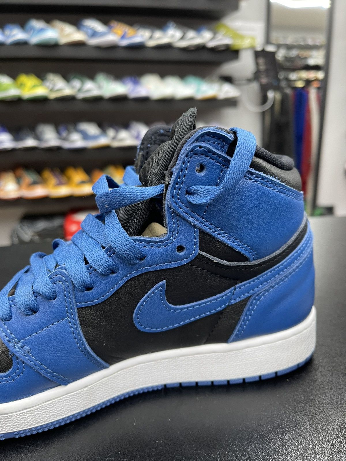 Jordan Brand Size 5y - Jordan 1 High Dark Marina Blue Very Clean Size US 5 / EU 37 - 6 Thumbnail
