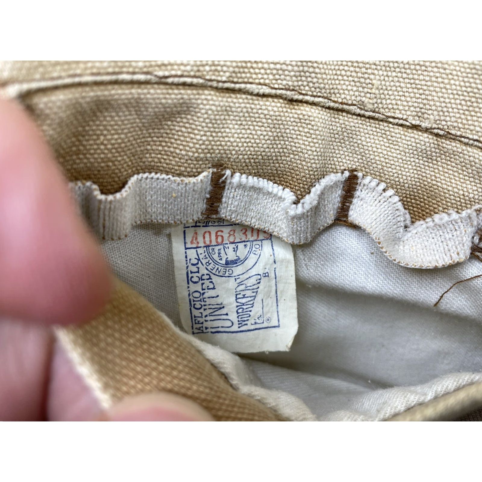Carhartt VINTAGE Carhartt Vest Men XL Beige Sherpa Lined USA Made Distressed Work Hunting 6SV Size US XL / EU 56 / 4 - 4 Thumbnail