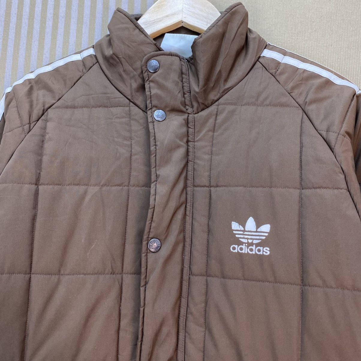 Adidas 🫶 vintage Adidas quilted brown puffer jacket three stripes Size US M / EU 48-50 / 2 - 3 Thumbnail