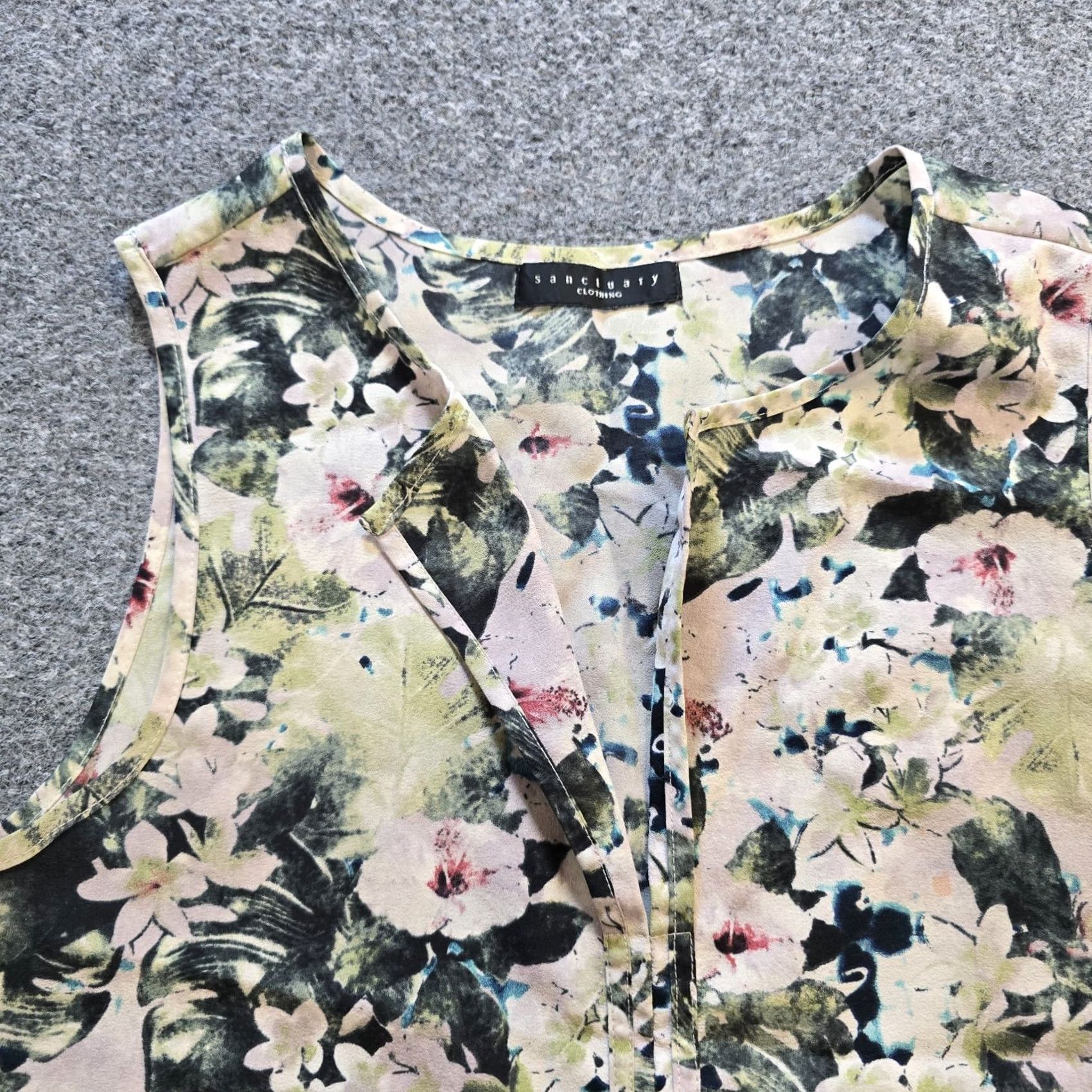 Sanctuary Sanctuary Tank Womens Medium Pink Green Tropical V-Neck Sleeveless Rayon Aloha Casual Size M / US 6-8 / IT 42-44 - 2 Thumbnail