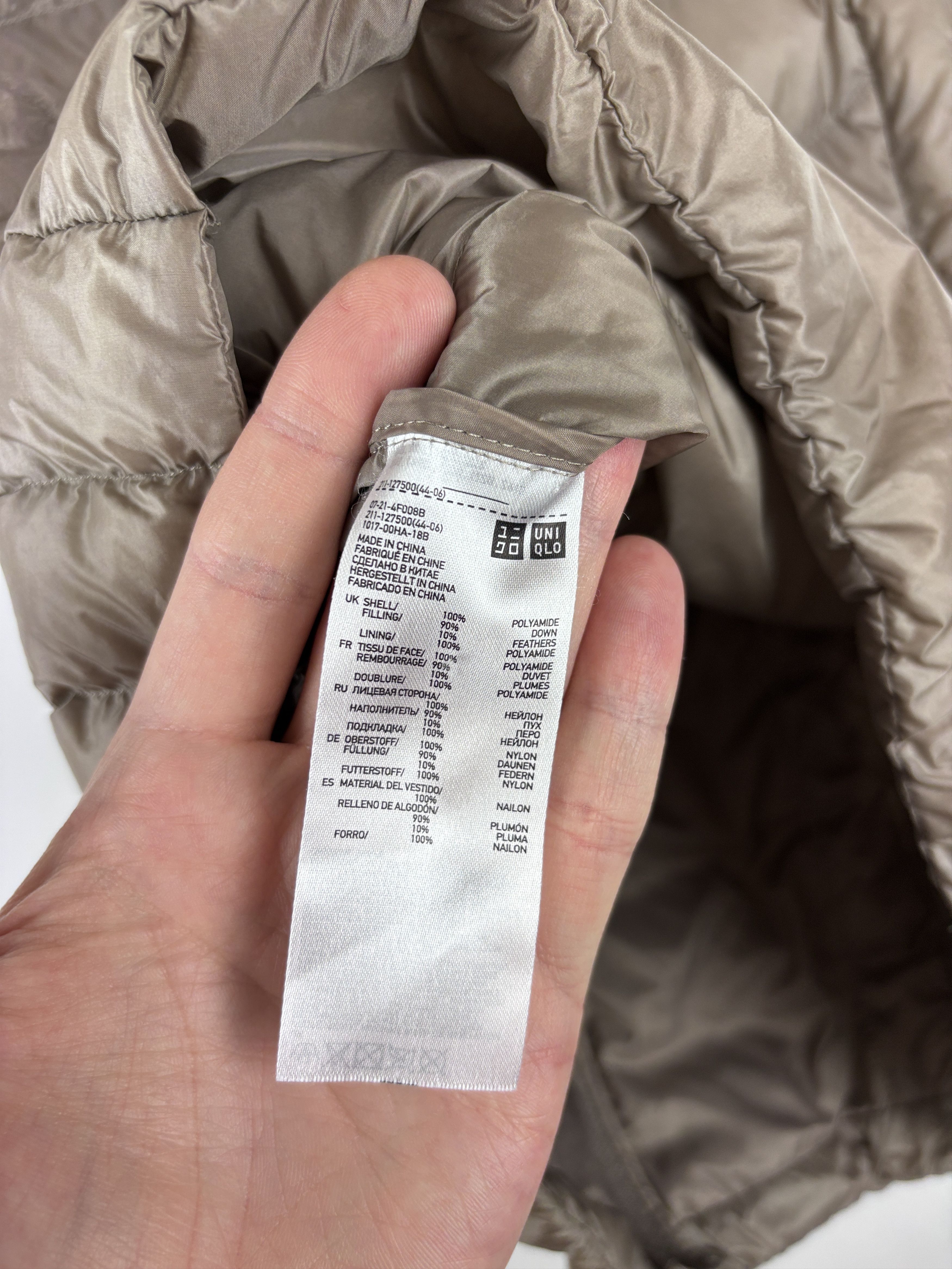 Uniqlo Uniqlo Lightweight Puffer Down Vest Brown Beige Size L Size L / US 10 / IT 46 - 6 Thumbnail