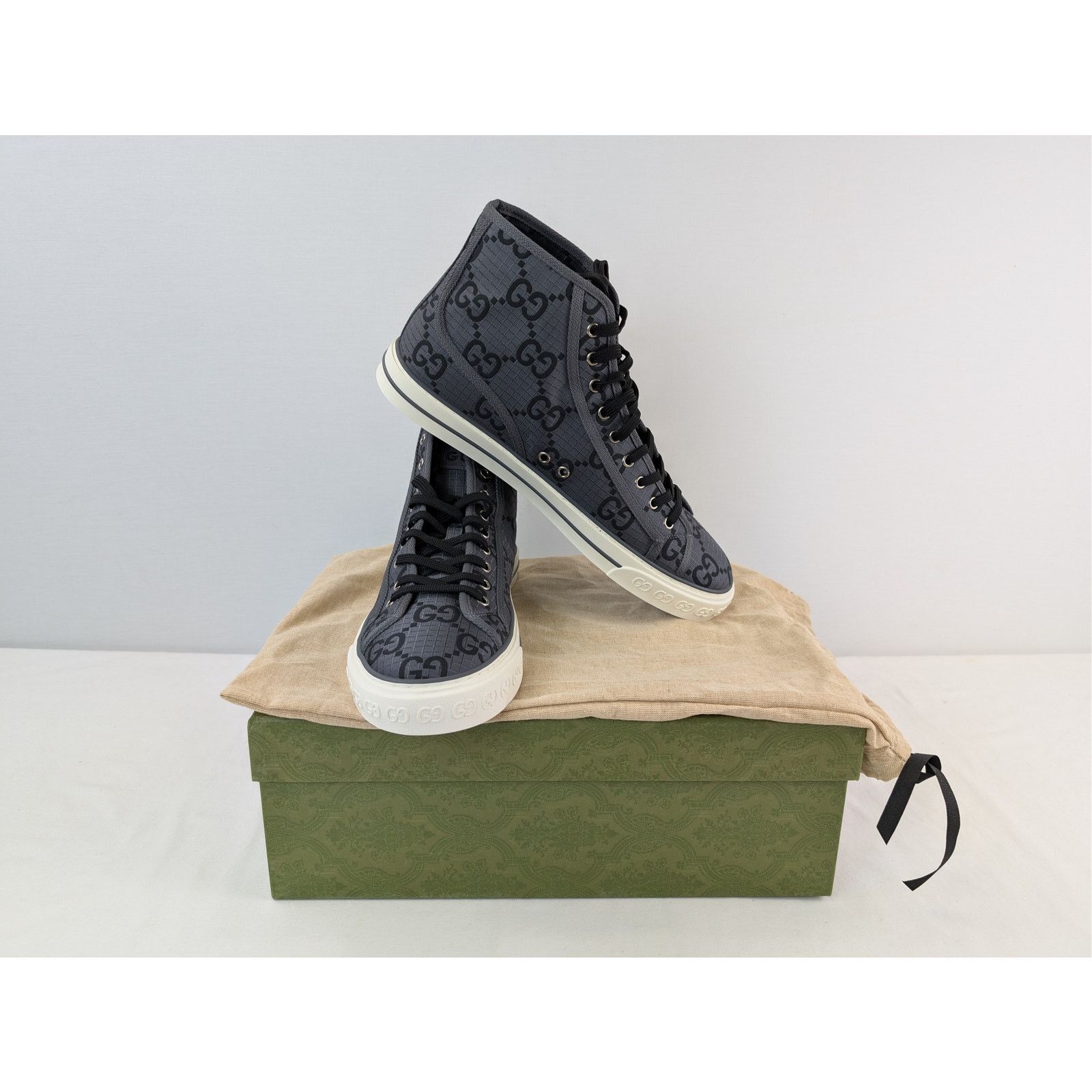 Gucci o1rshd1 GG monogram Tennis 1977 High-Top sneakers in grey Size US 12.5 / EU 45-46 - 18 Thumbnail