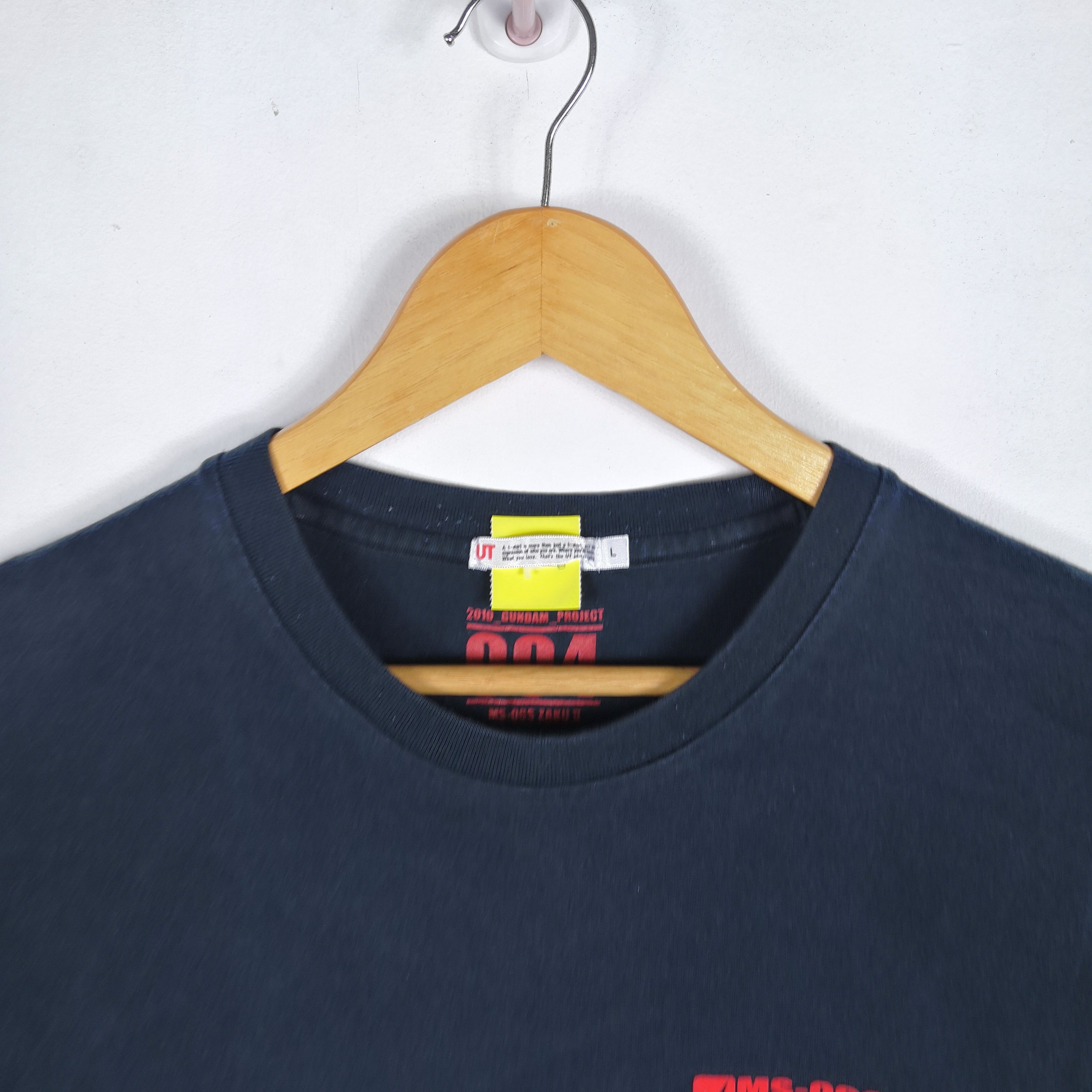 Anime Vintage Y2K Gundam T-Shirt Japanese Anime Hentai Cartoon Tee Size US M / EU 48-50 / 2 - 5 Thumbnail