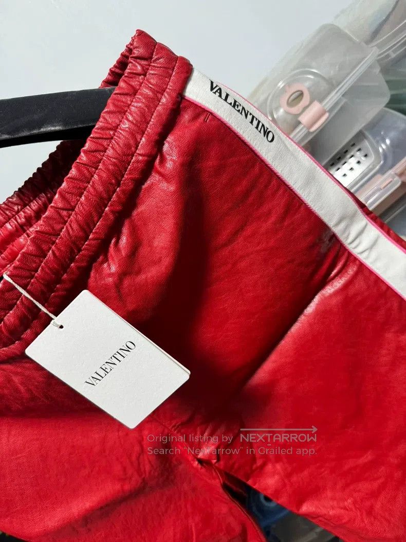 Valentino Valentino shorts Size US 30 / EU 46 - 2 Thumbnail