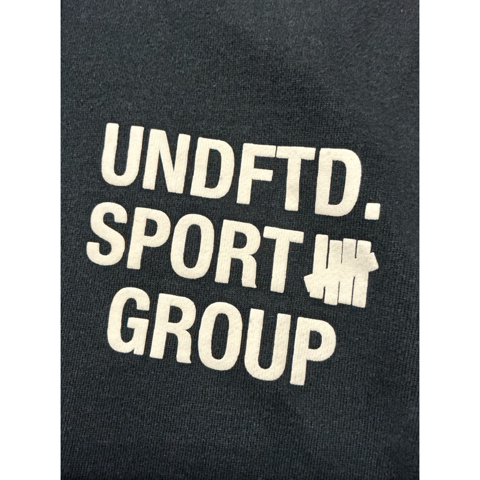 Undefeated VINTAGE UNDFTD Undefeated Five Strike Classic Sport Group Black Pullover Hoodie M Mens Black Sports Pullover Hoodie 90s Size US M / EU 48-50 / 2 - 2 Thumbnail