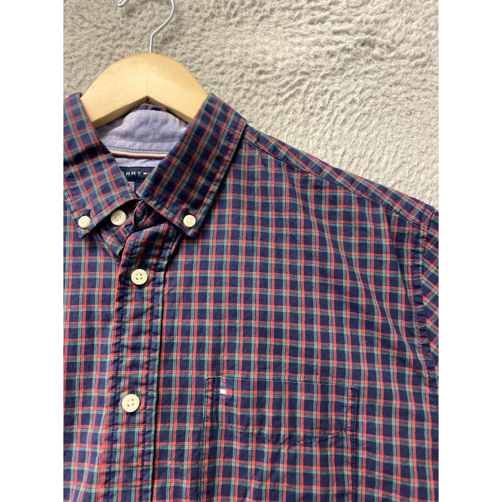 Tommy Hilfiger Tommy Hilfiger Button-Down Shirt Men’s M Multicolor Plaid Casual Travel Button-Up Collared Lightweight Cotton Regular Fit Size US M / EU 48-50 / 2 - 4 Thumbnail