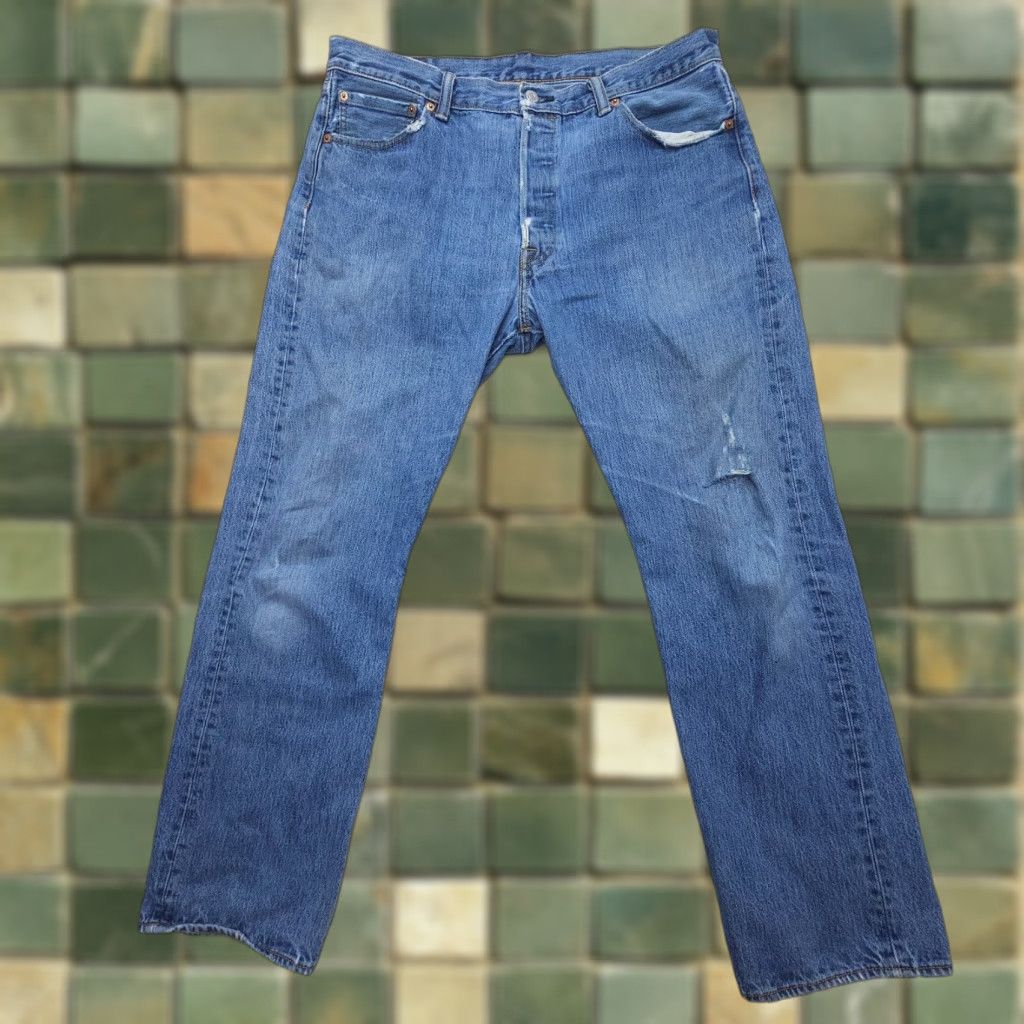 Levi's VINTAGE Levi's 501 Straight Jeans Mens 36 x 32 Blue Distressed Worn-in Denim Button Fly 5-Pocket Regular Fit - American Classic Style Size US 36 / EU 52 - 1 Thumbnail