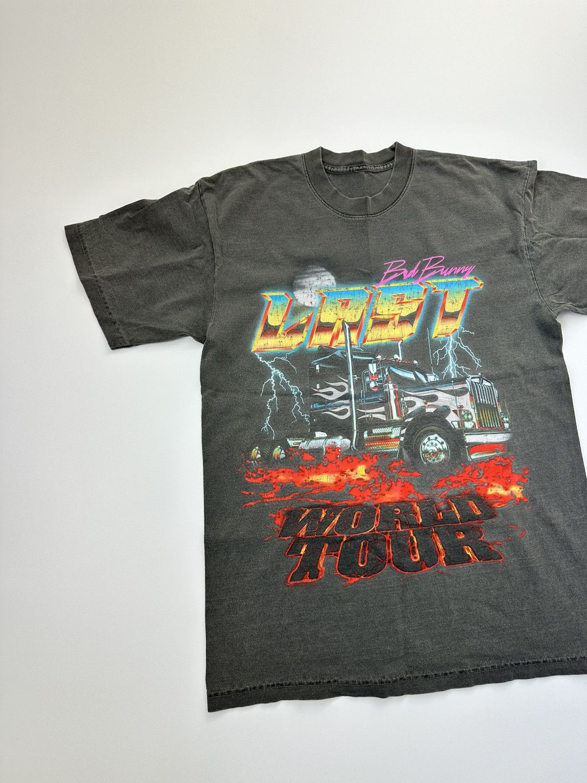 Band Tees Bad Bunny World Tour Graphic Print T-shirt Size US L / EU 52-54 / 3 - 3 Thumbnail