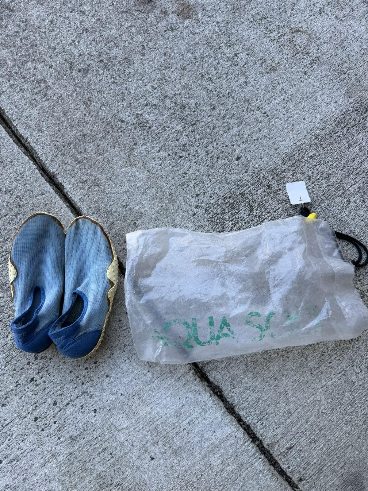 Vintage Vintage Nike Water Shoe Archival Size US 5 / EU 37 - 1 Thumbnail