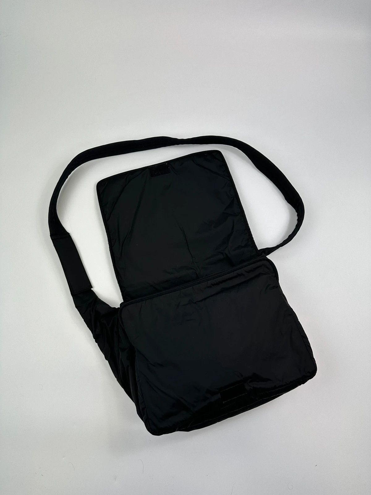 Prada Prada Sport FW1999 Fur Nylon Crossbody Bag Slingbag Black Size ONE SIZE - 3 Thumbnail