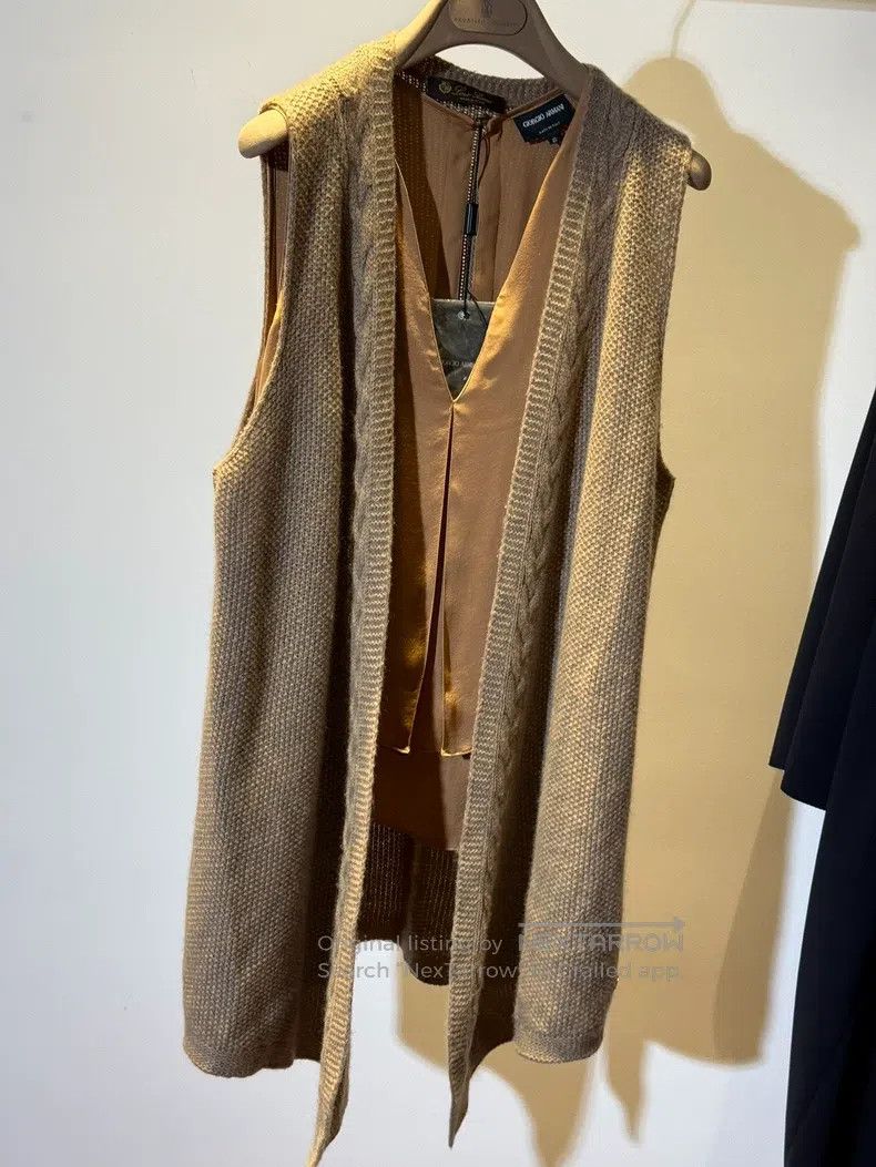 Brunello Cucinelli Brunello Cucinelli Cashmere vest Size XS / US 0-2 / IT 36-38 - 1 Thumbnail