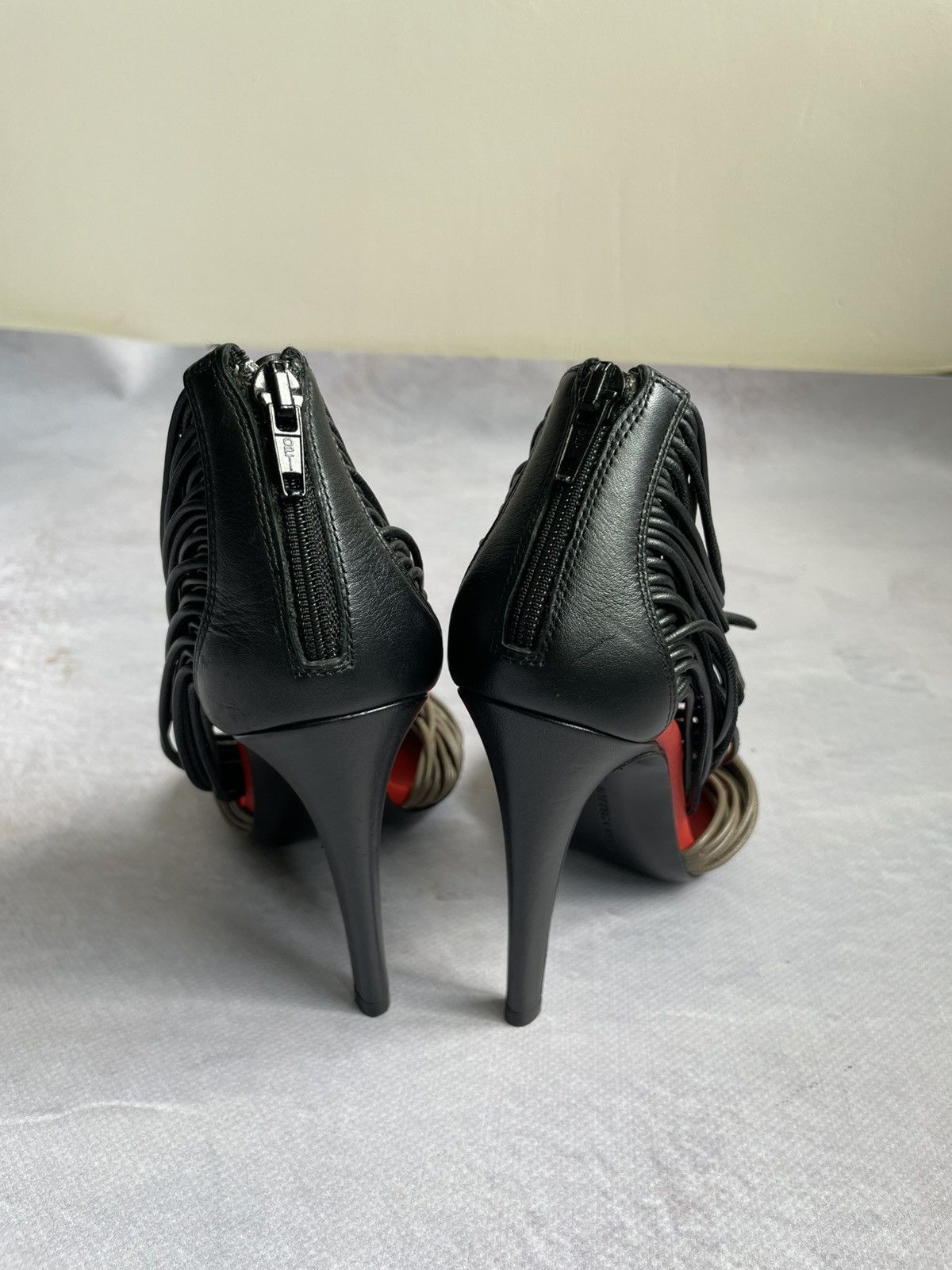 Bottega Veneta Bottega Veneta Strappy Leather Heels Vintage Size US 6 / IT 36 - 9 Thumbnail