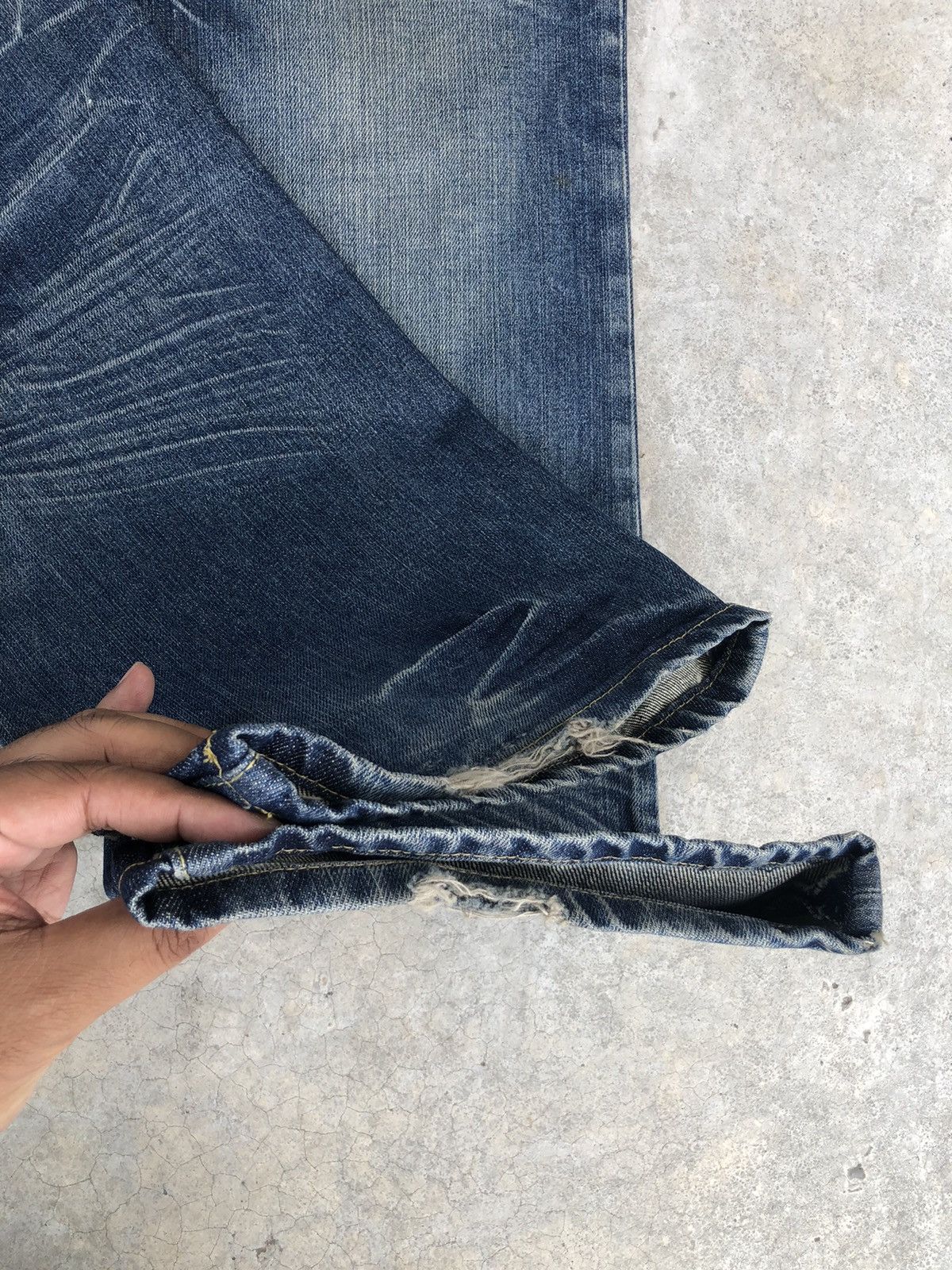 Robins Jeans Vintage Robin’s Embroidered Logo Distressed Jeans Size US 32 / EU 48 - 13 Thumbnail
