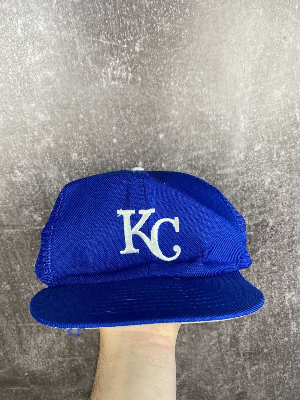 MLB × Vintage Vintage 90s Kansas City Royals Trucker Cap Size ONE SIZE - 1 Thumbnail