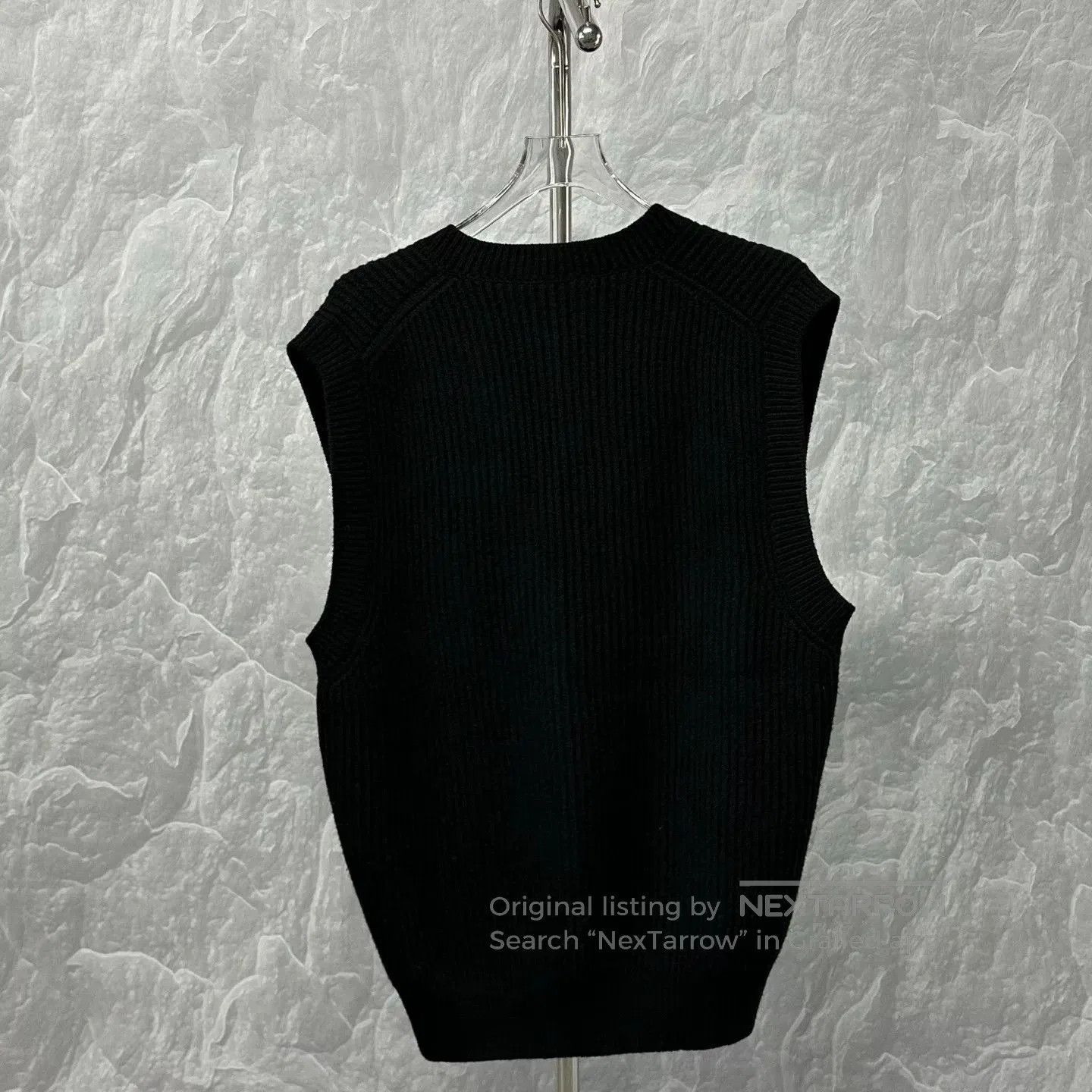 Prada prada logo knitted wool vest size 48. Size US L / EU 52-54 / 3 - 4 Thumbnail