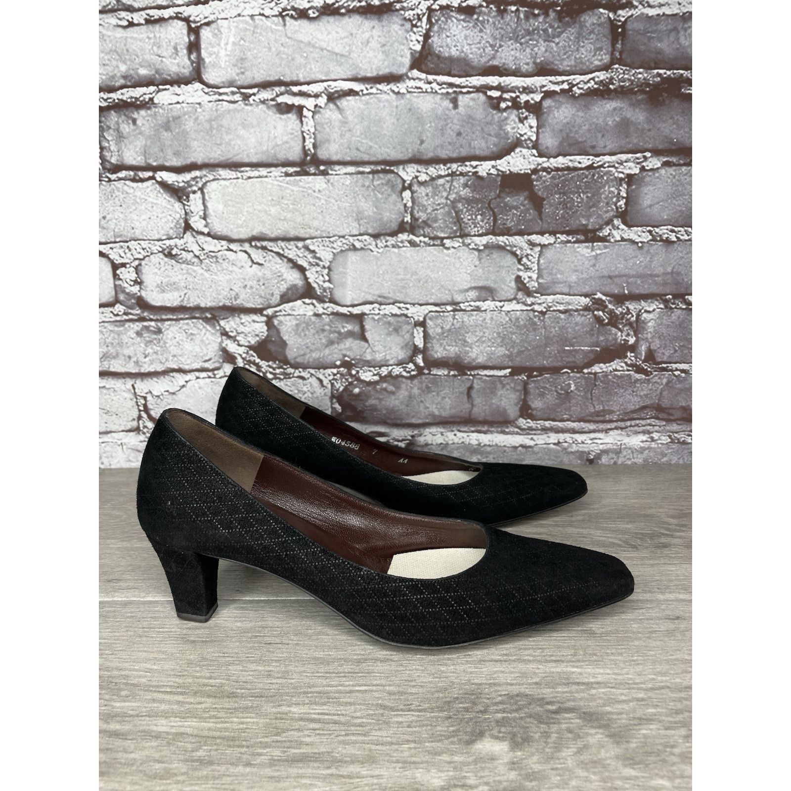 Bruno Magli Bruno Magli Vero Cuoio Black Suede Leather Diamond VTG Heels Size US 7 / IT 37 - 14 Thumbnail