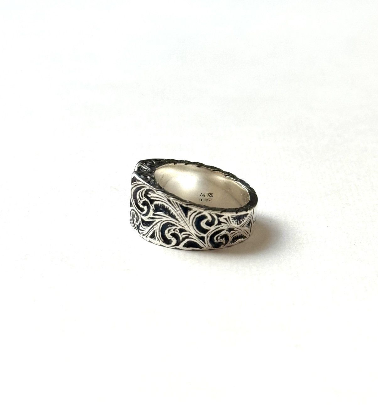 Gucci Gucci .925 Silver Engraved Heart Ring Size ONE SIZE - 3 Thumbnail