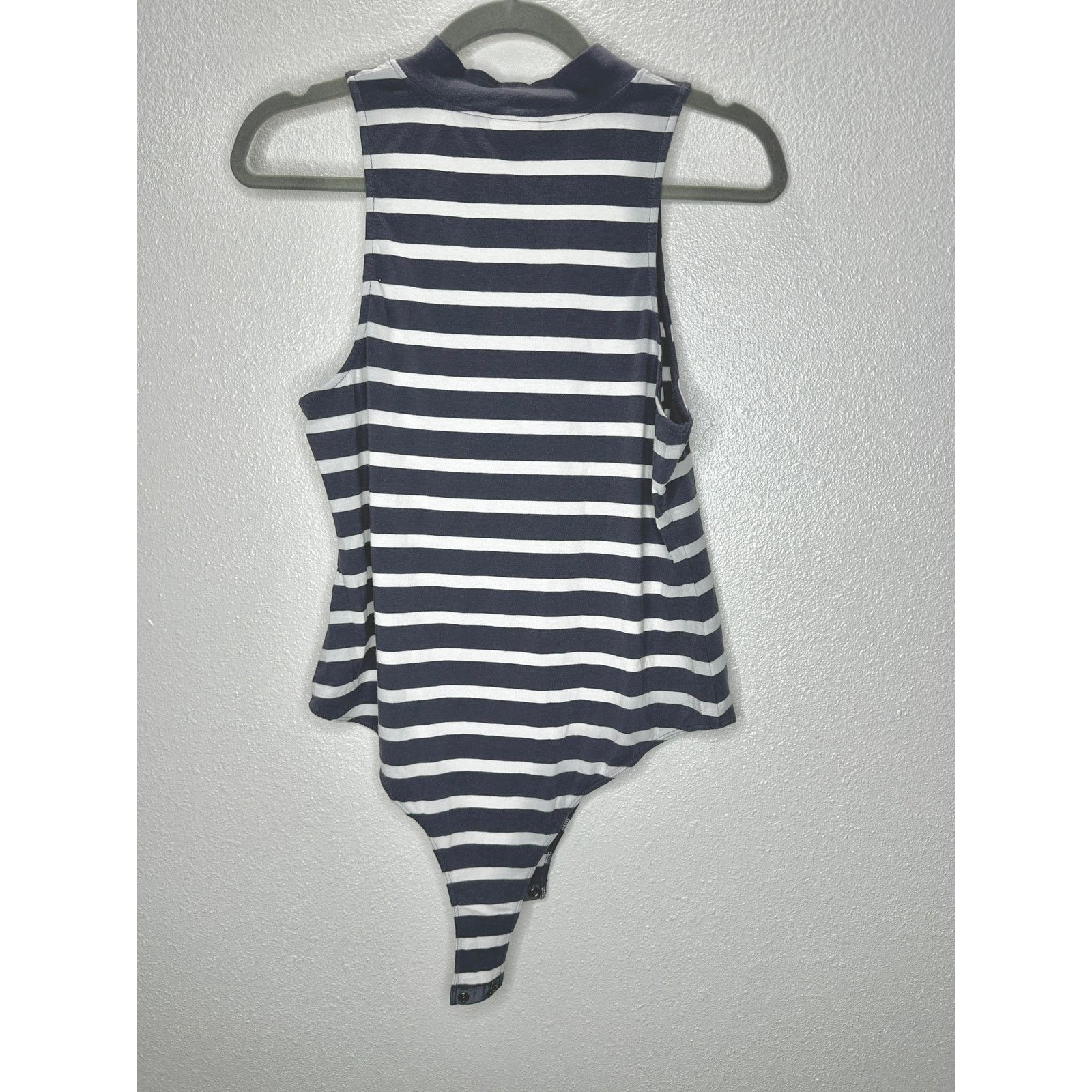 Other Abound Gray & White Stripe Sleeveless Mock Neck Bodysuit L Size L / US 10 / IT 46 - 11 Thumbnail