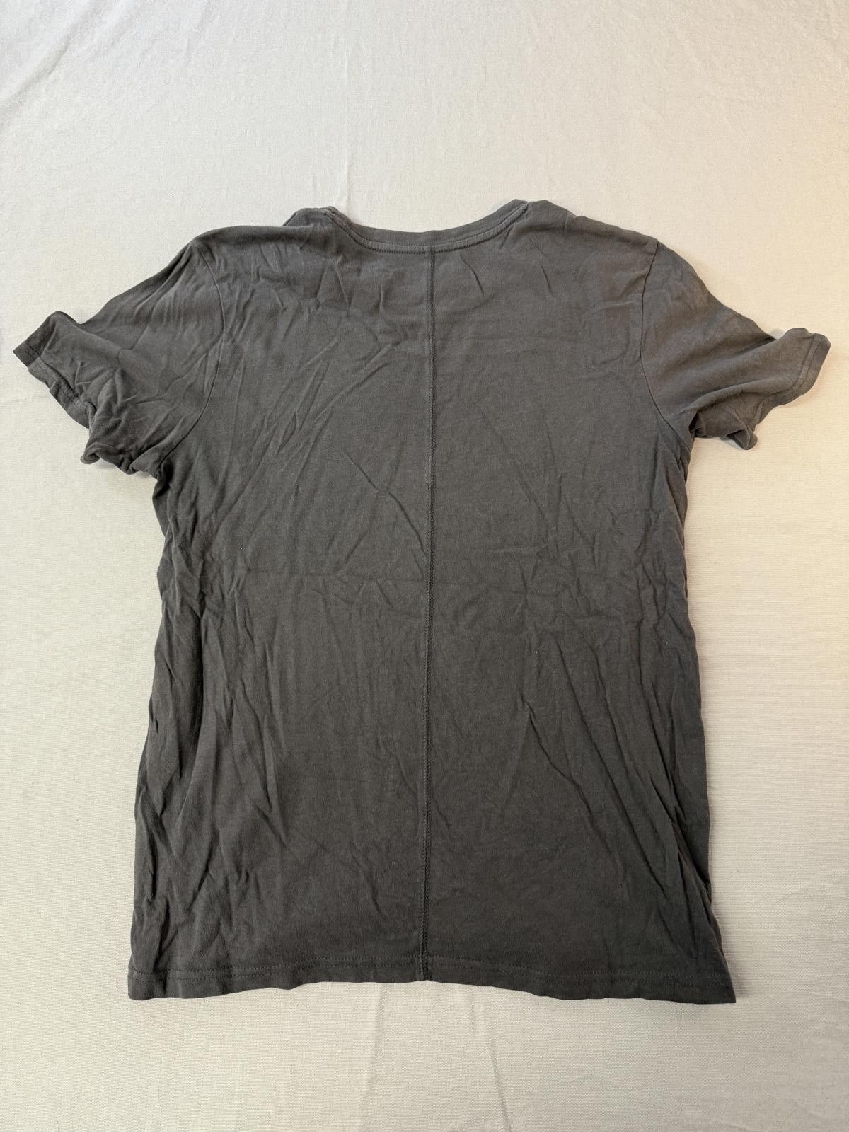Abercrombie & Fitch Womens Queen Band Crest T-shirt Abecrombie & Fitch Tee A&F S Size S / US 4 / IT 40 - 2 Thumbnail