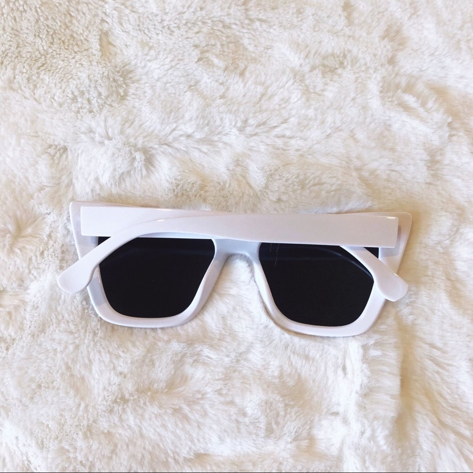 Other Kiara White Mirrored Full Rim Cat Eye Sunglasses Size ONE SIZE - 8 Thumbnail