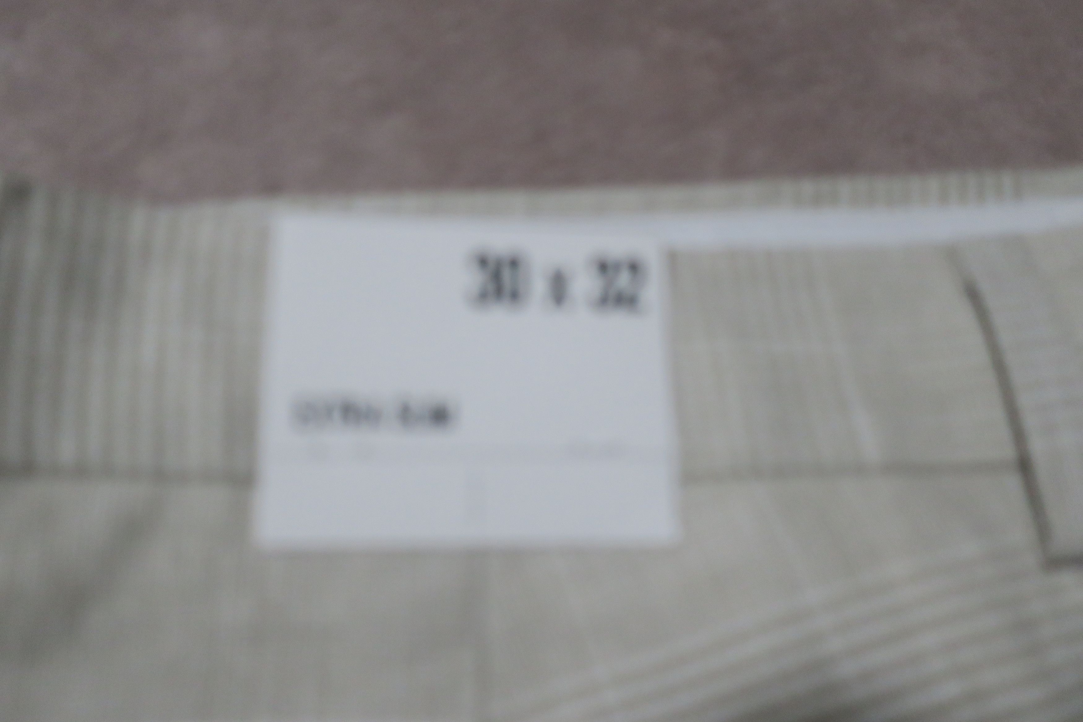 Express Beige Plaid Extra Slim Pants 30X32 (actual 32X28.75) Size US 30 / EU 46 - 3 Thumbnail
