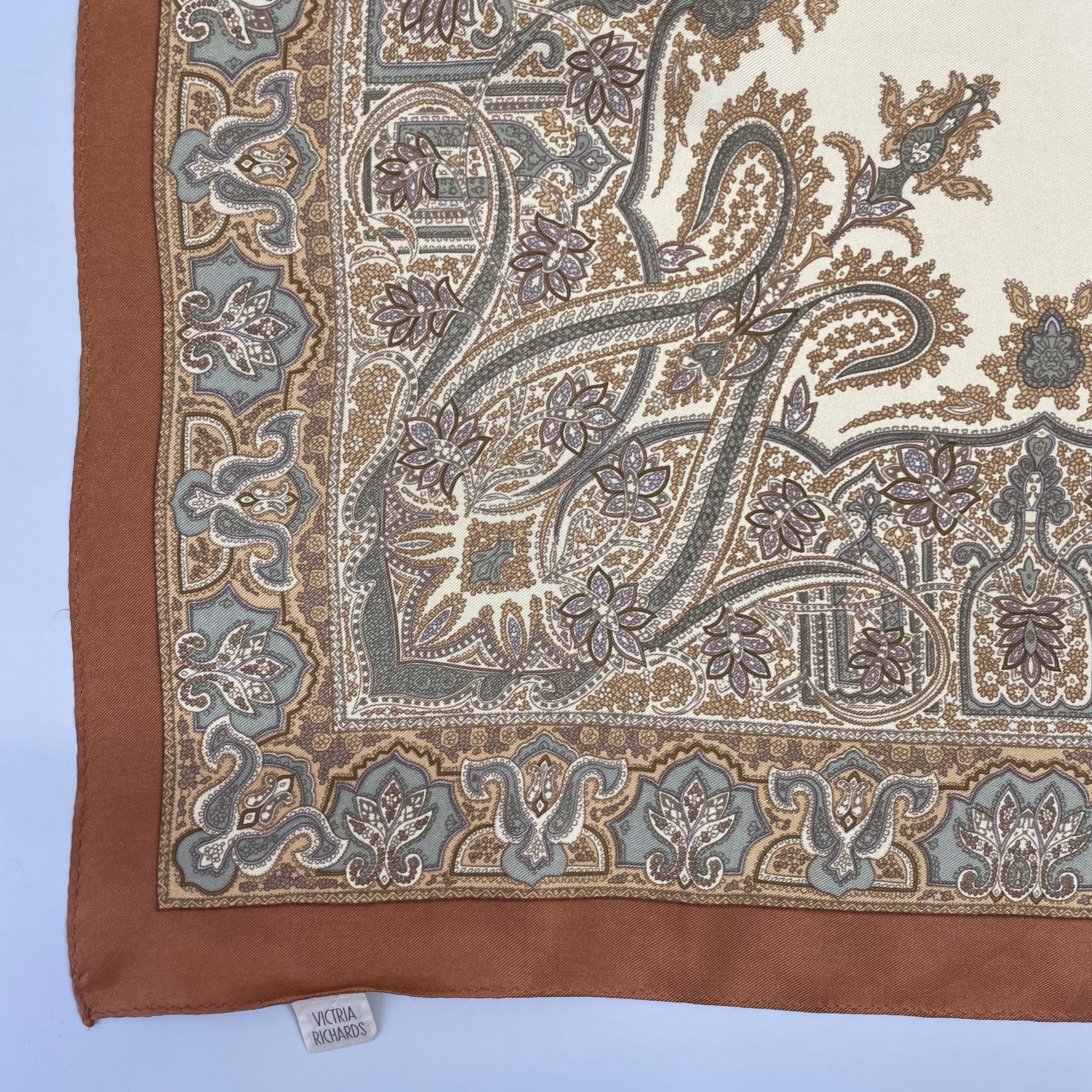 Designer × Vintage Victoria Richard Silk Handkerchief / Scarves- 4300 Size ONE SIZE - 6 Thumbnail