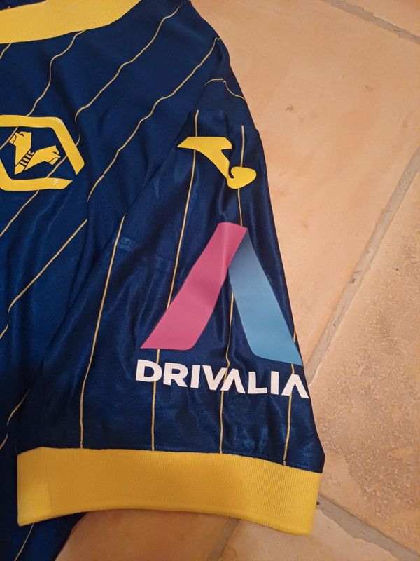 Joma Joma Hellas Verona 2024-25 home shirt Size US L / EU 52-54 / 3 - 4 Thumbnail