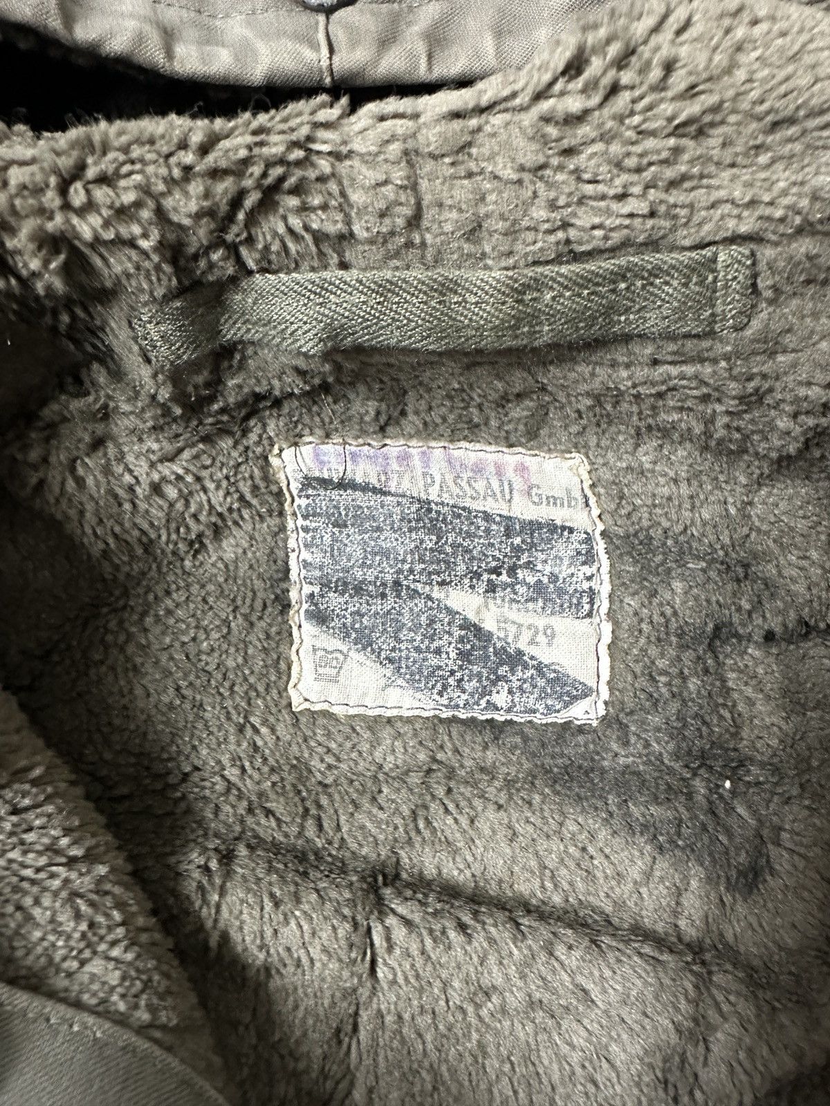 GmbH VINTAGE GERMANY ARMY MILITARY HEAVY JACKET Size US L / EU 52-54 / 3 - 7 Thumbnail
