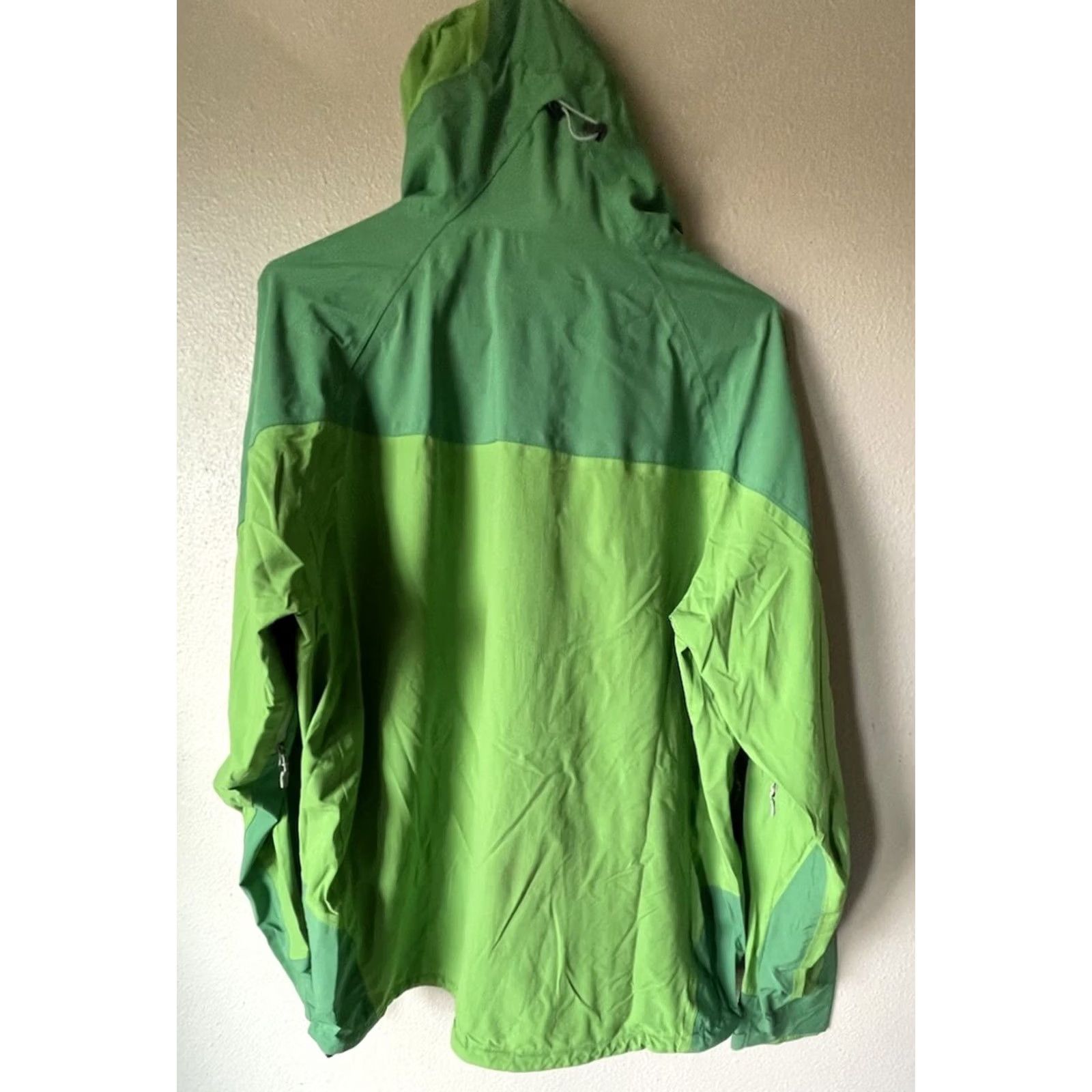 Marmot Marmot Windbreaker Jacket Men’s XL Green Color Block Lightweight Hooded Water Resistant Zip Pockets, Casual, Travel, Workwear XPJ1991 Size US XL / EU 56 / 4 - 2 Thumbnail
