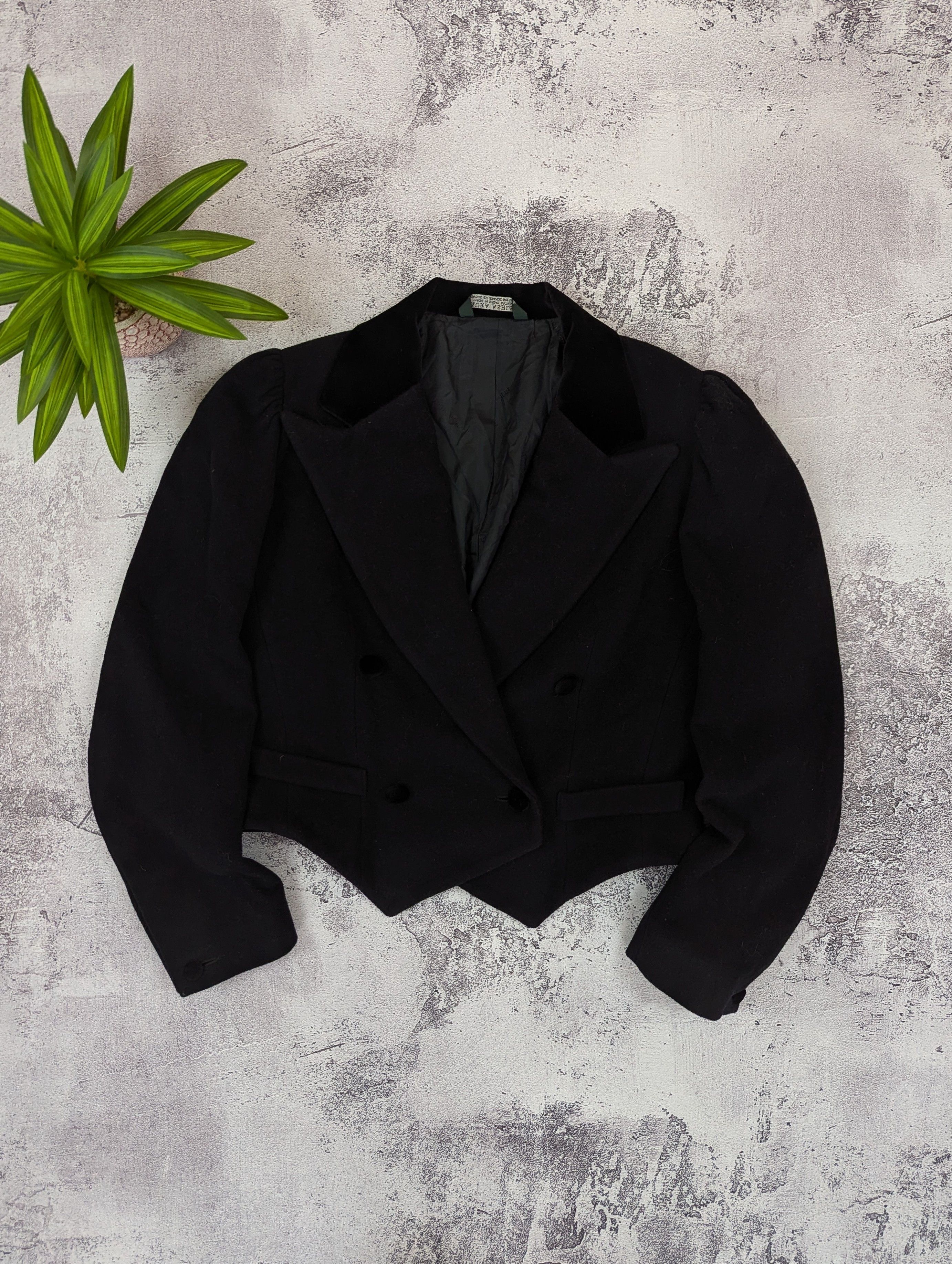 Laura Ashley Laura Ashley Vintage Black Cropped Wool Blazer Jacket Size L / US 10 / IT 46 - 1 Thumbnail