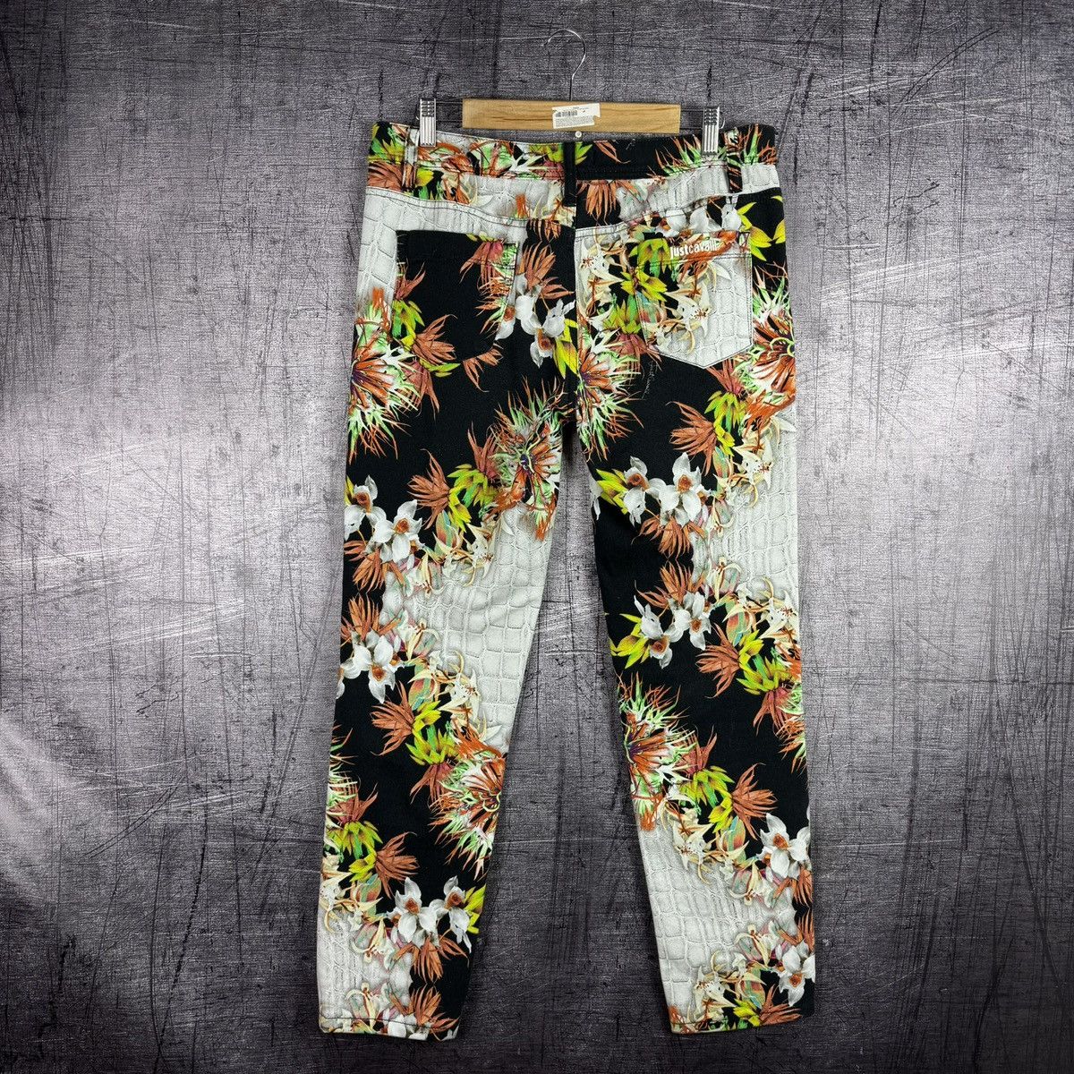 Just Cavalli RARE Just Cavalli animal floral print multicolor pants jeans Size US 32 / EU 48 - 9 Thumbnail