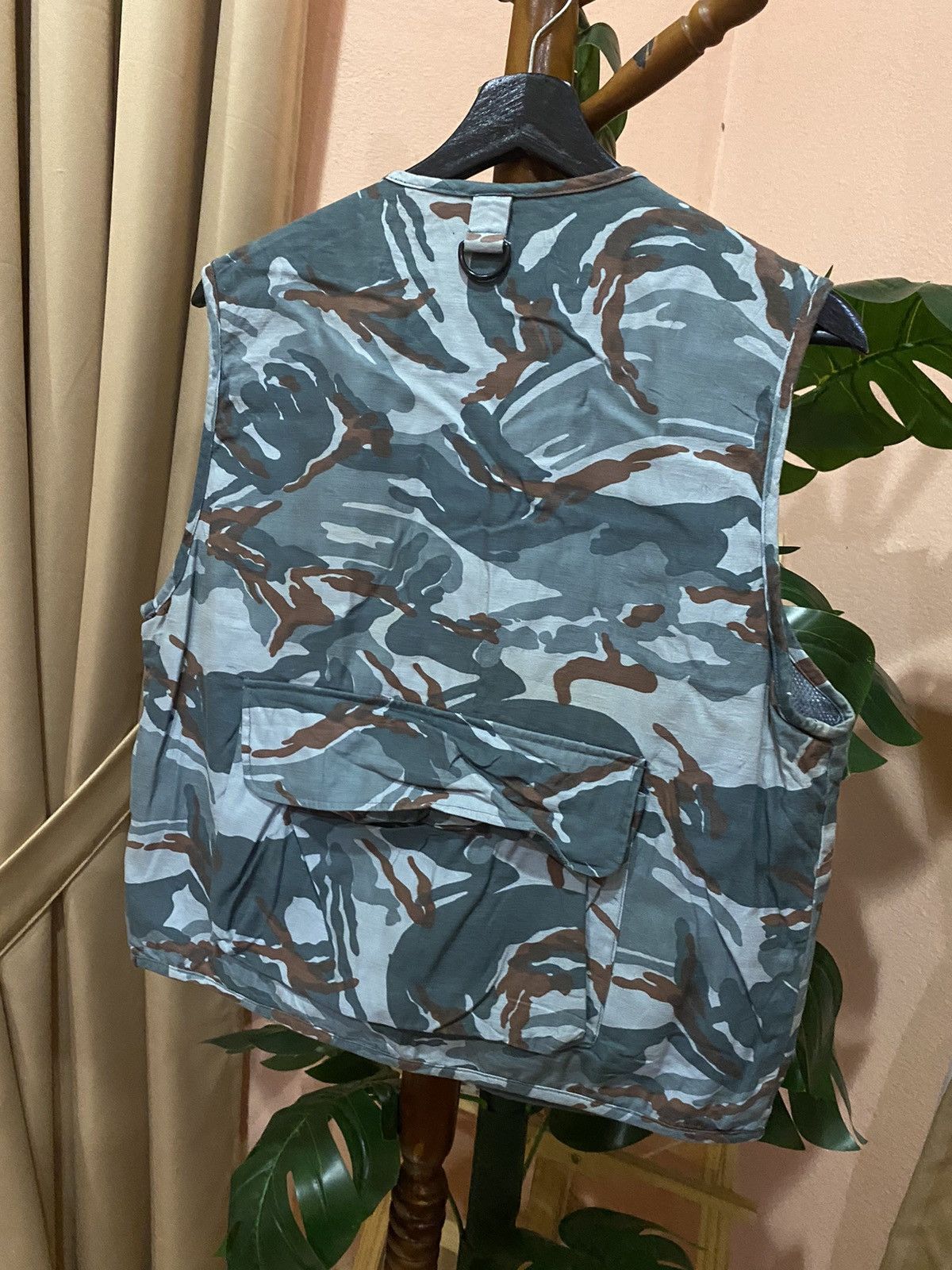 Other VINTAGE COUNTRY PAGENT CAMO UTILITY VEST Size US L / EU 52-54 / 3 - 8 Thumbnail