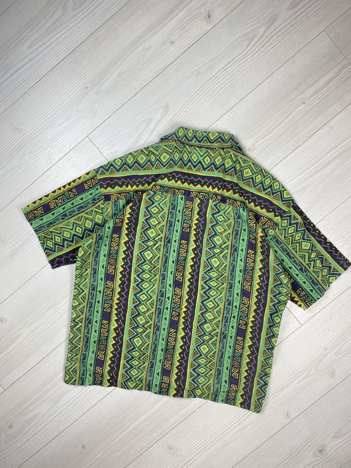 Urban Outfitters Short sleeve geometric shirt Urban Outfitters Hawaiian style Size US M / EU 48-50 / 2 - 8 Thumbnail