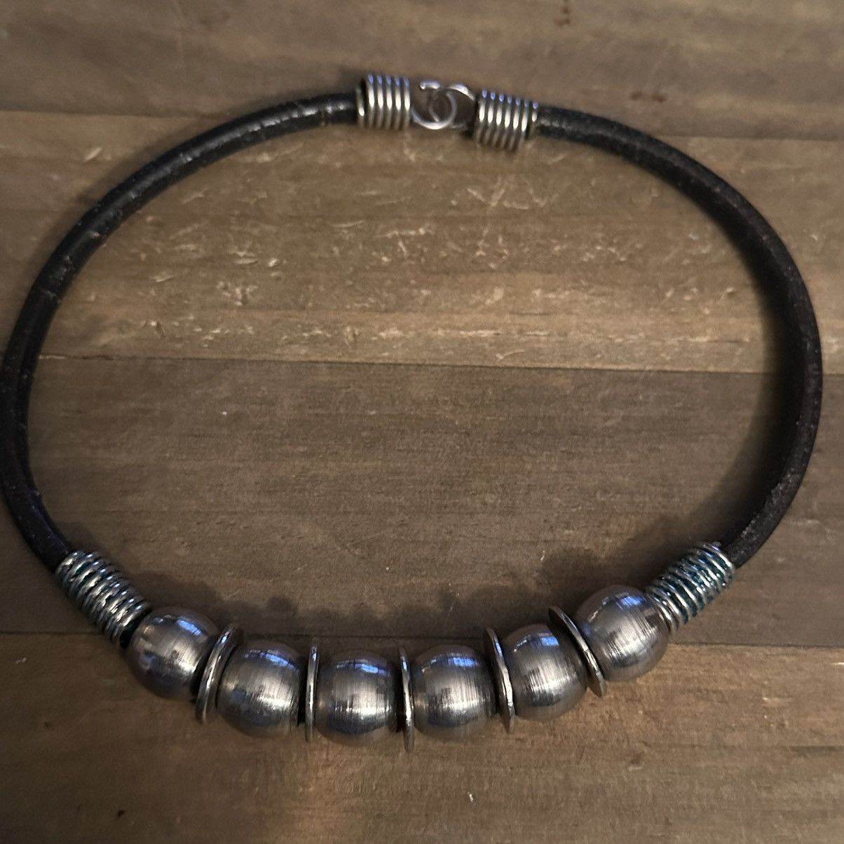 Vintage Vintage thick leather solid silver ball bead choker necklace Size ONE SIZE - 2 Thumbnail