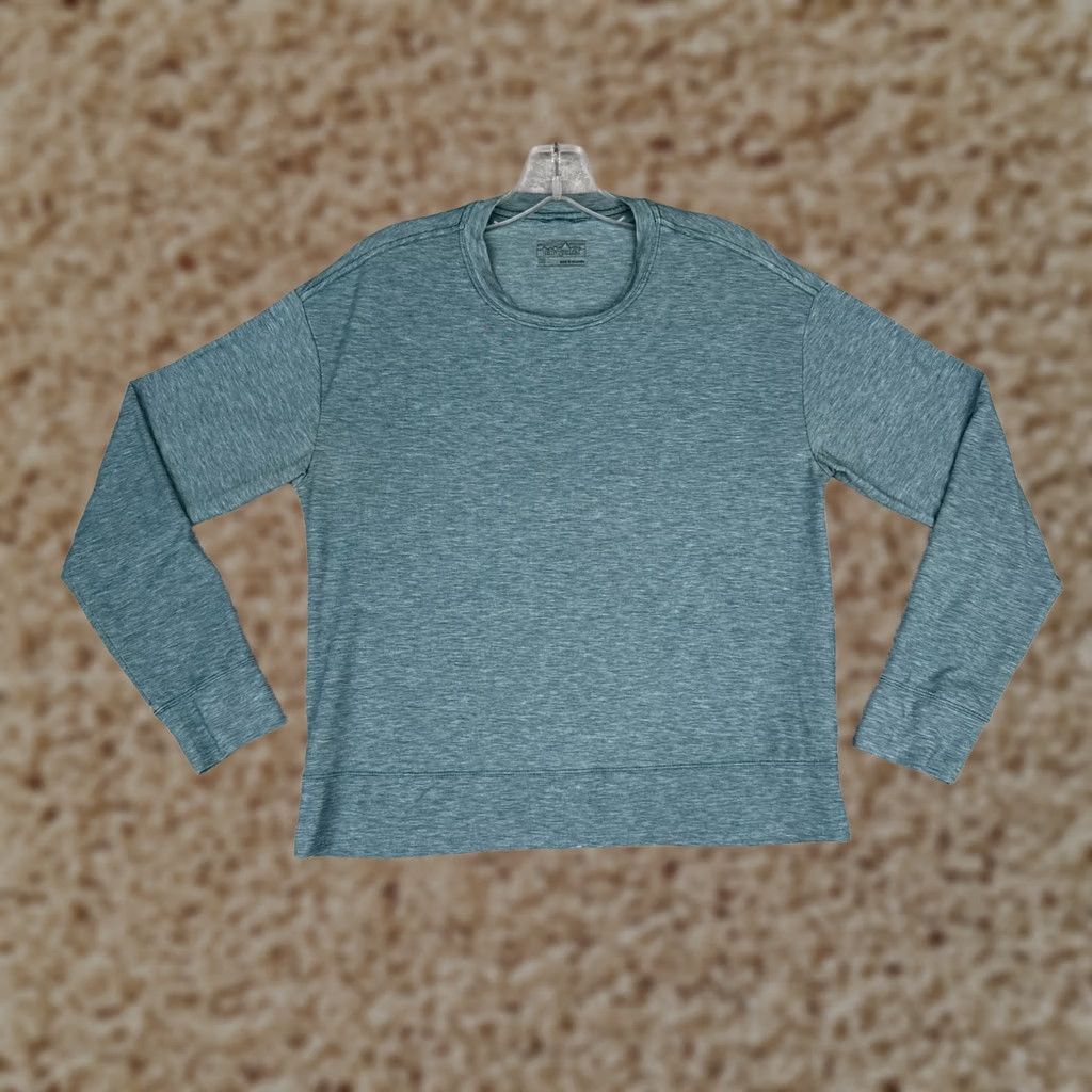 Patagonia Patagonia Shirt Women XS Blue Long Sleeve Crew Poly Blend T-Shirt Casual Outdoor Size XS / US 0-2 / IT 36-38 - 1 Thumbnail