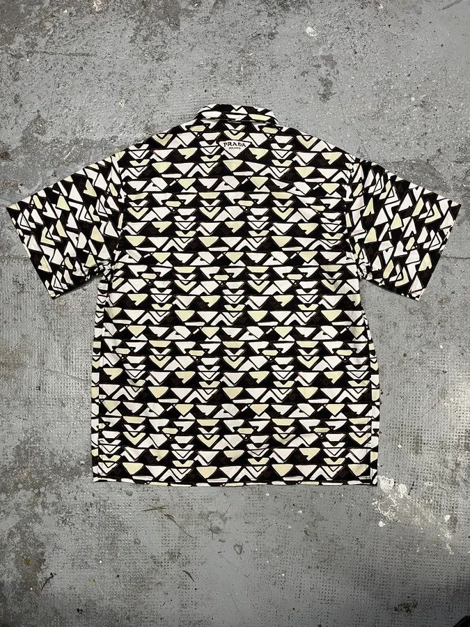 Prada × Vintage SS2019 Prada Milano Propaganda Short Sleeves Summer Shirt Size US L / EU 52-54 / 3 - 6 Thumbnail