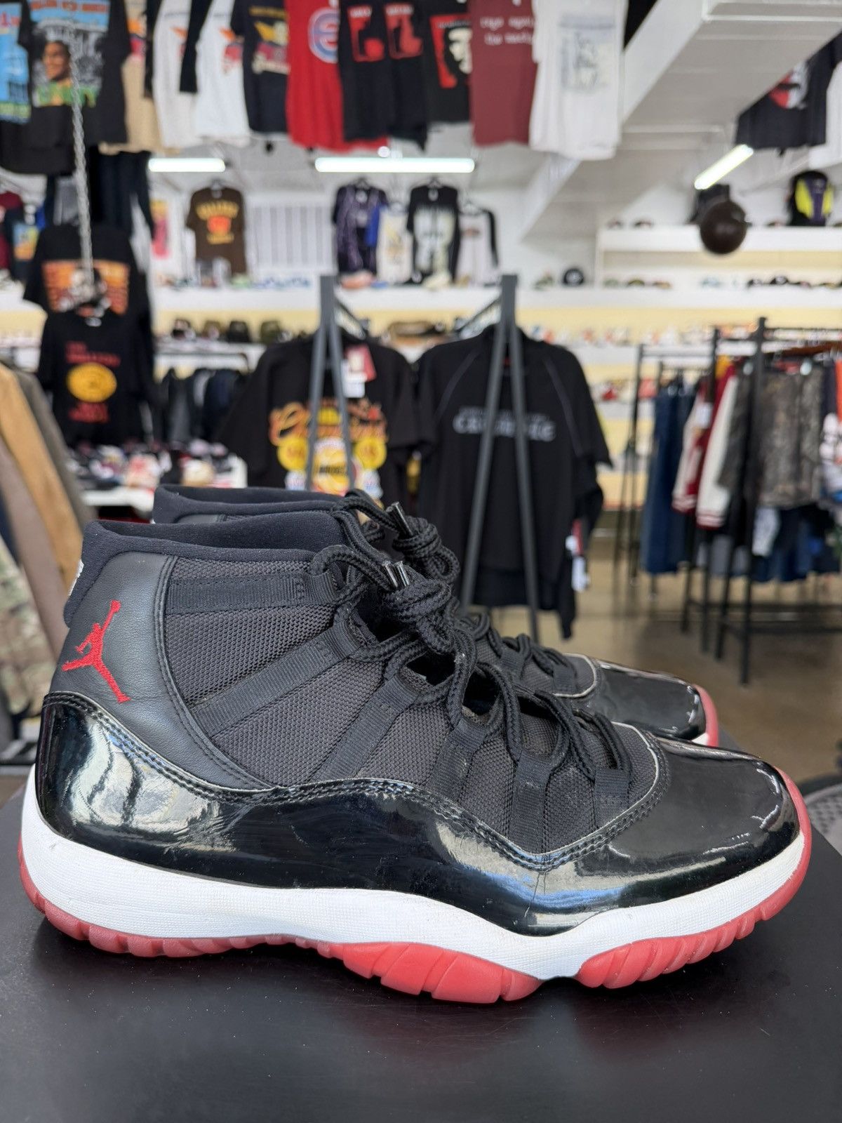 Jordan Brand Air Jordan 11 Playoffs Bred Size 11.5 (2019) Size US 11.5 / EU 44-45 - 6 Thumbnail