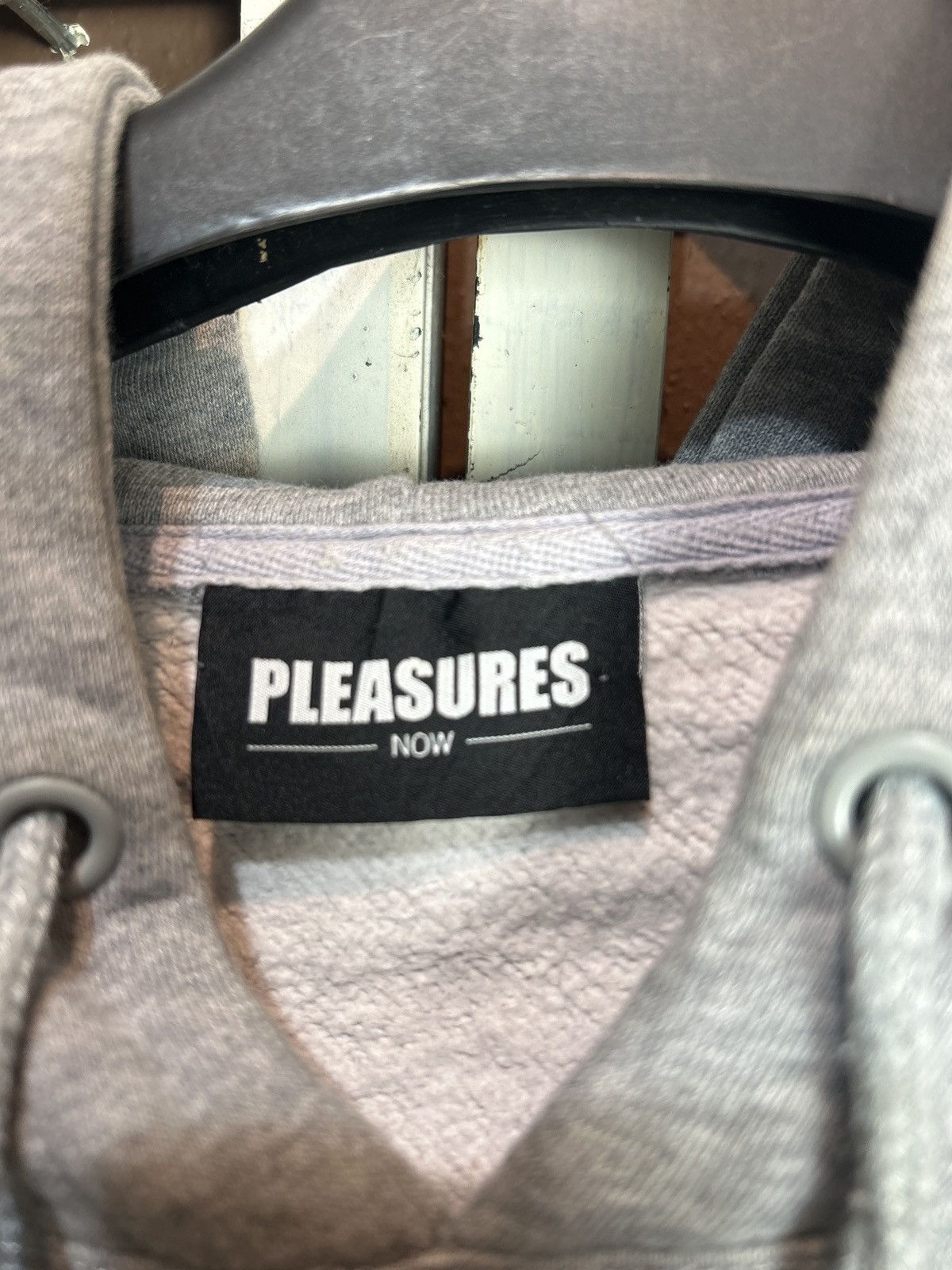 Pleasures Pleasures split color hoodie Size US M / EU 48-50 / 2 - 9 Thumbnail