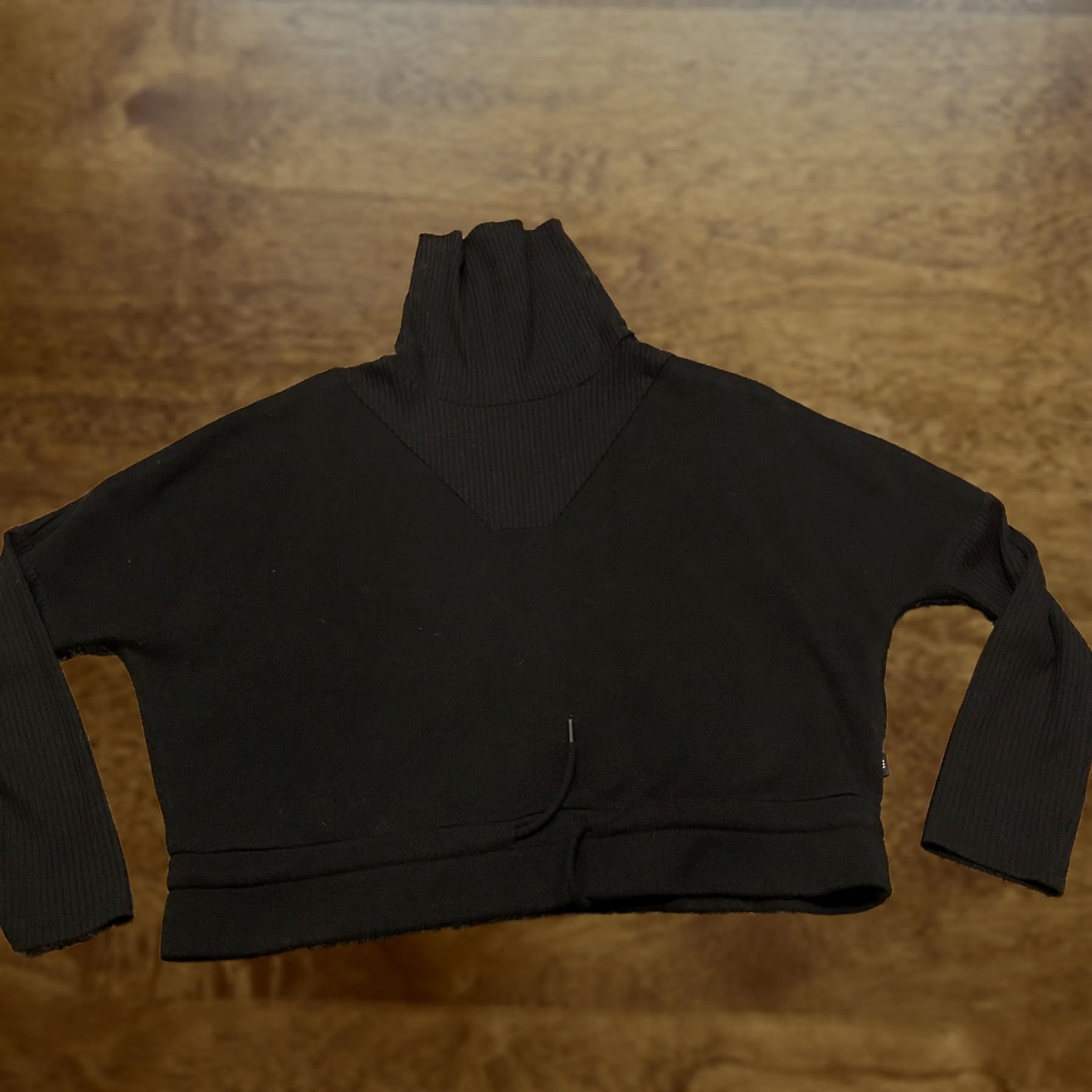Andrew Marc Andrew Marc Sport Womens M Black Fleece Crop Pullover Sweatshirt Mock Neck Pullover Activewear A43 Size M / US 6-8 / IT 42-44 - 1 Thumbnail