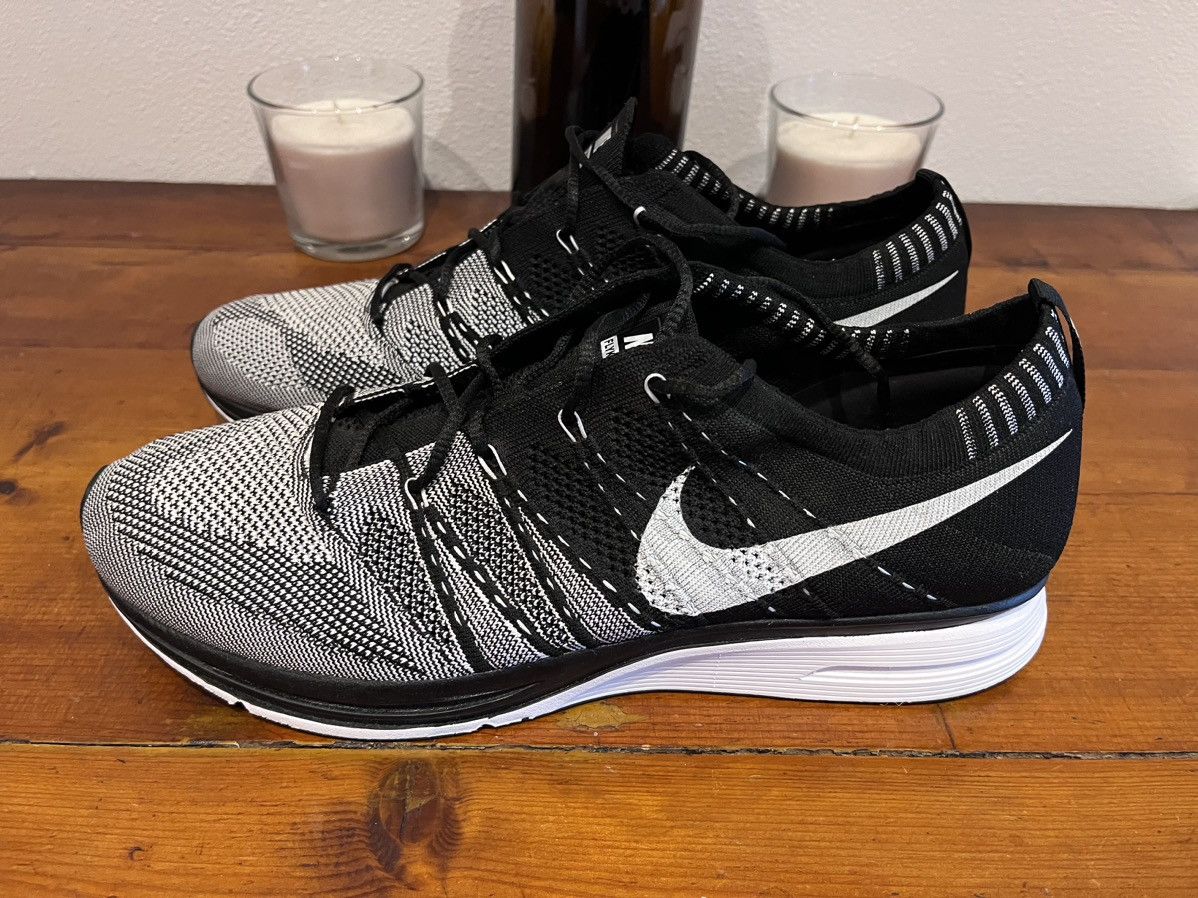 Nike DEADSTOCK Nike Flyknit Trainer black/white US 12.5 Size US 12.5 / EU 45-46 - 2 Thumbnail