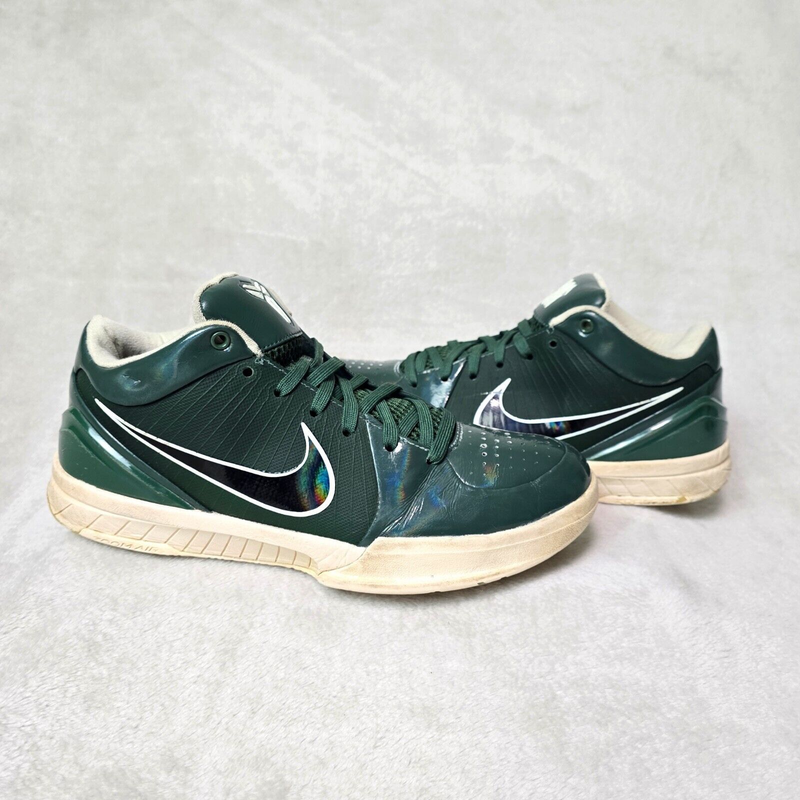 Nike Undefeated x Nike Kobe 4 Protro Milwaukee Bucks Size 11 Size US 11 / EU 44 - 2 Thumbnail