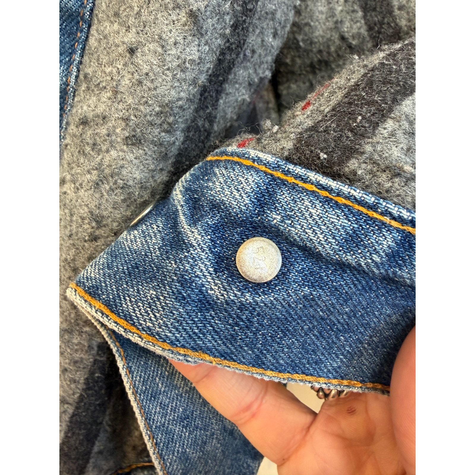 Levi's Levi's US Flag Studded Blanket Lined Denim Trucker Jacket Size US M / EU 48-50 / 2 - 9 Thumbnail