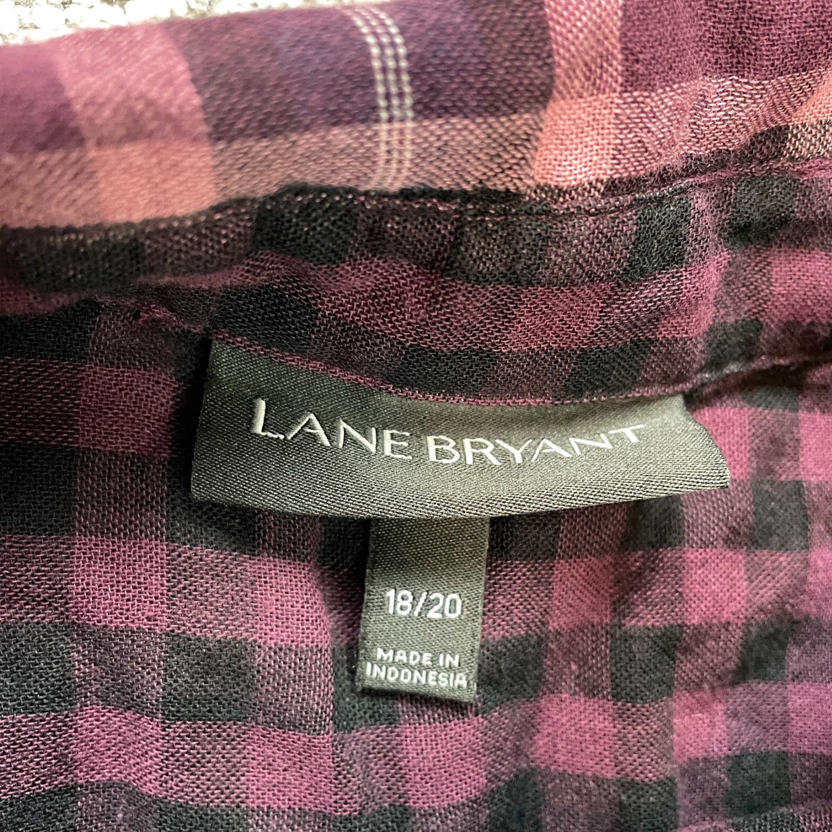 Vintage Lane Bryant Button Up Shirt Womens 18/20 Red Plaid Long Sleeve Cotton Soft Top Shirt Womens Red Plaid Long Sleeve Button-Up Size XXL / US 16-18 / IT 52-54 - 3 Thumbnail