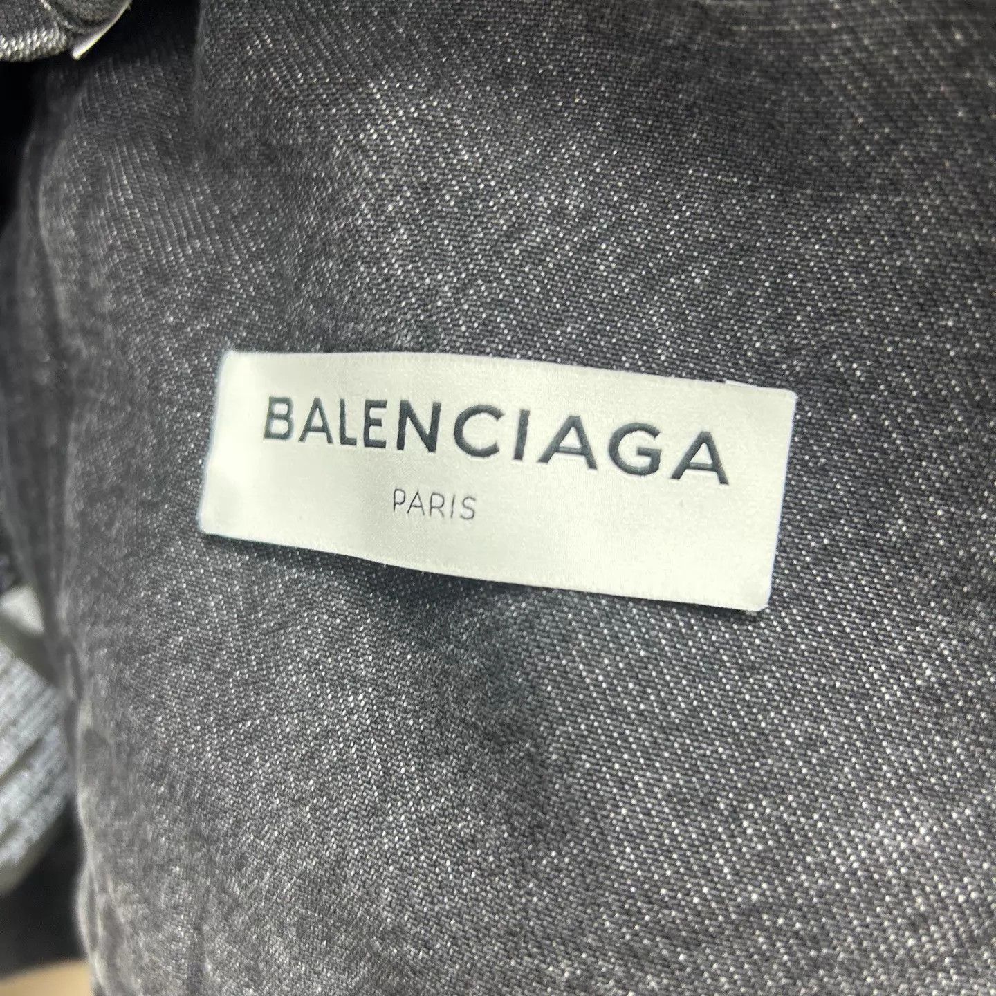 Balenciaga BALENCIAGA distressed cut pleated denim jacket 99 new 36 Size XS / US 0-2 / IT 36-38 - 3 Thumbnail