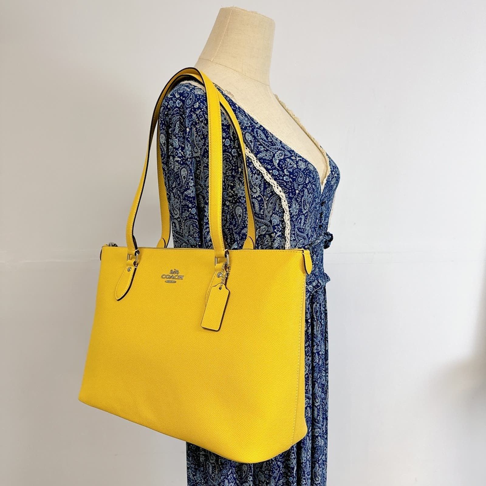 image of Coach Ch285 Gallery Tote In Retro Yellow, Women's